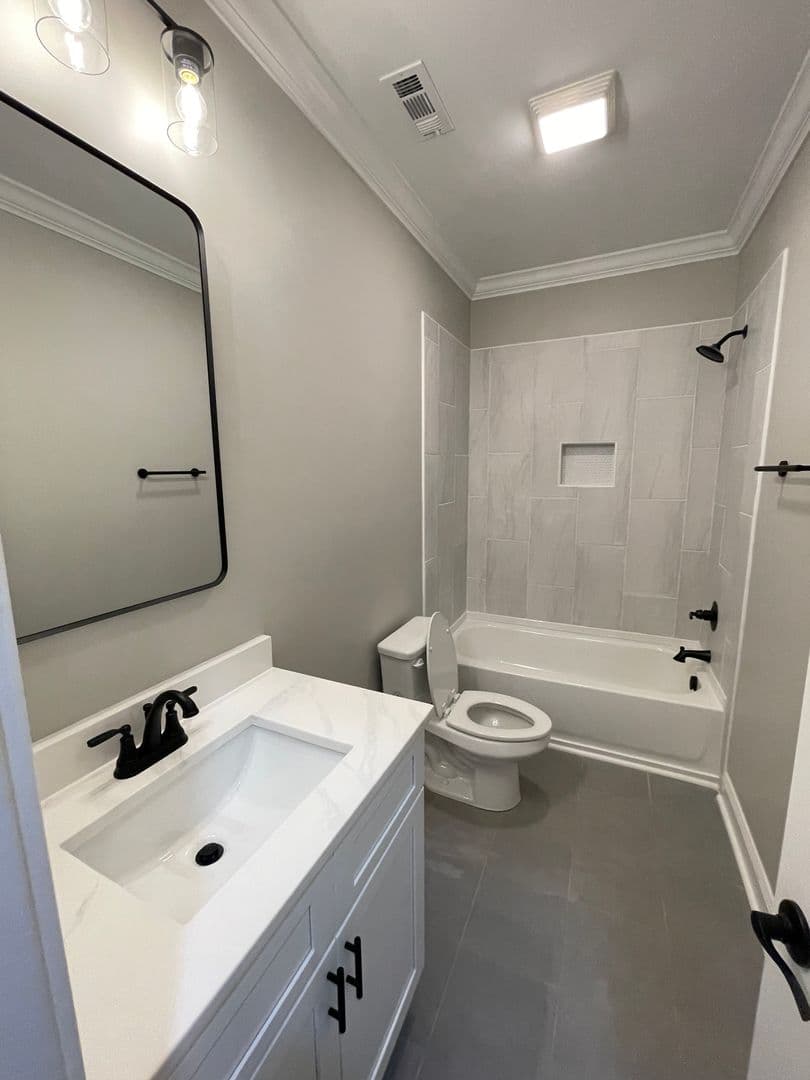 Rome Townhome: 625 E 3rd St Unit 11