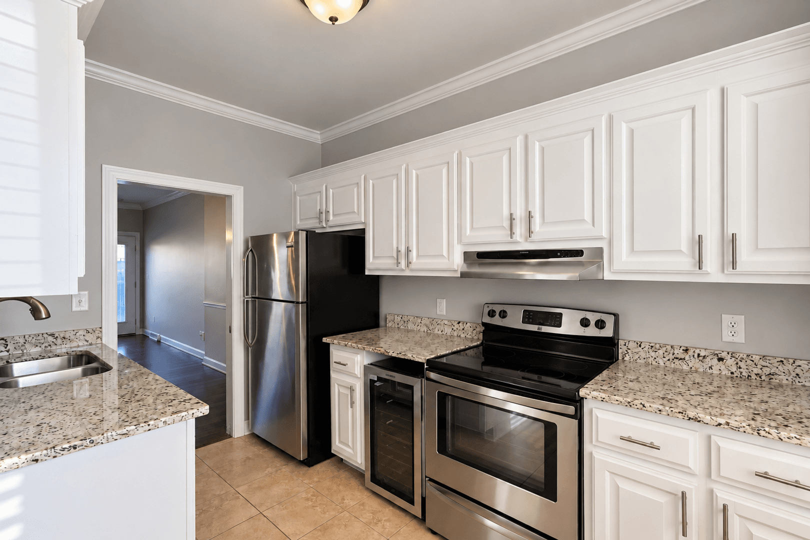 Rome Apartment: 311 E 2nd Ave