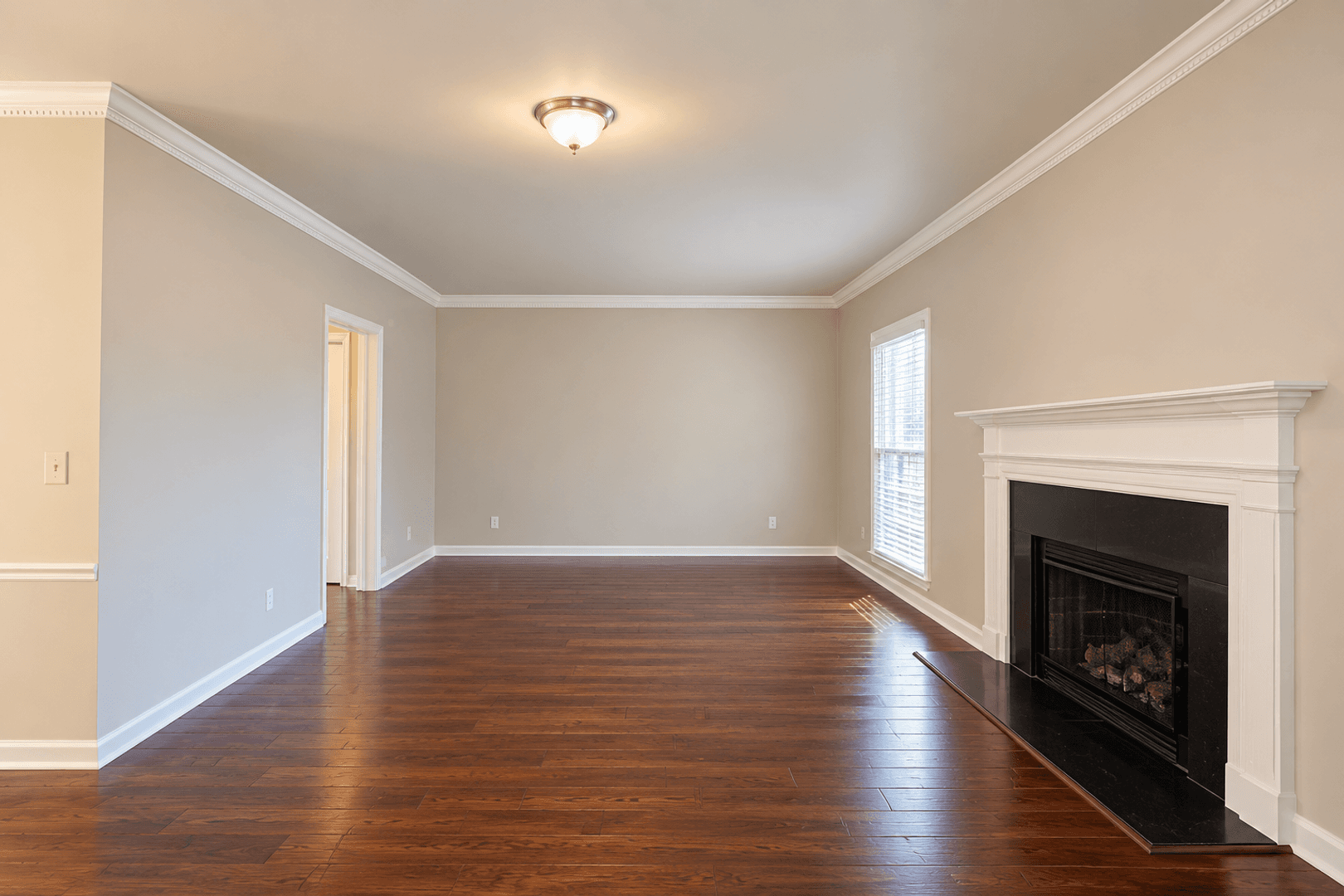 Rome Apartment: 311 E 2nd Ave