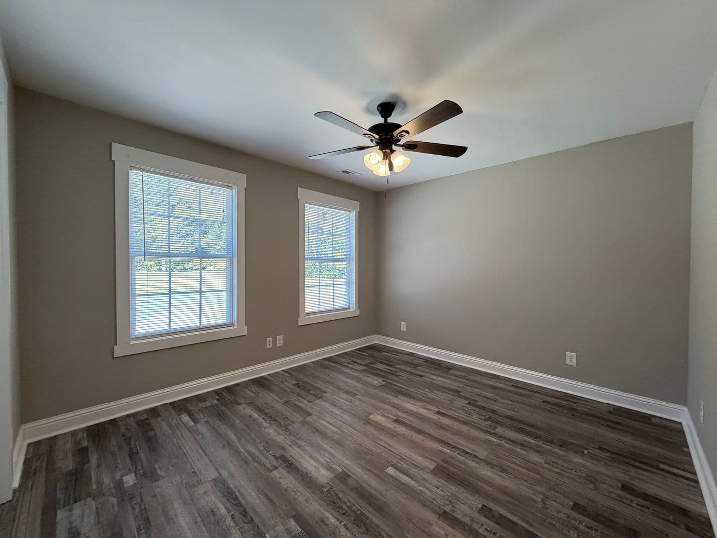 Tunnel Hill Apartment: 312 North Varnell Rd.