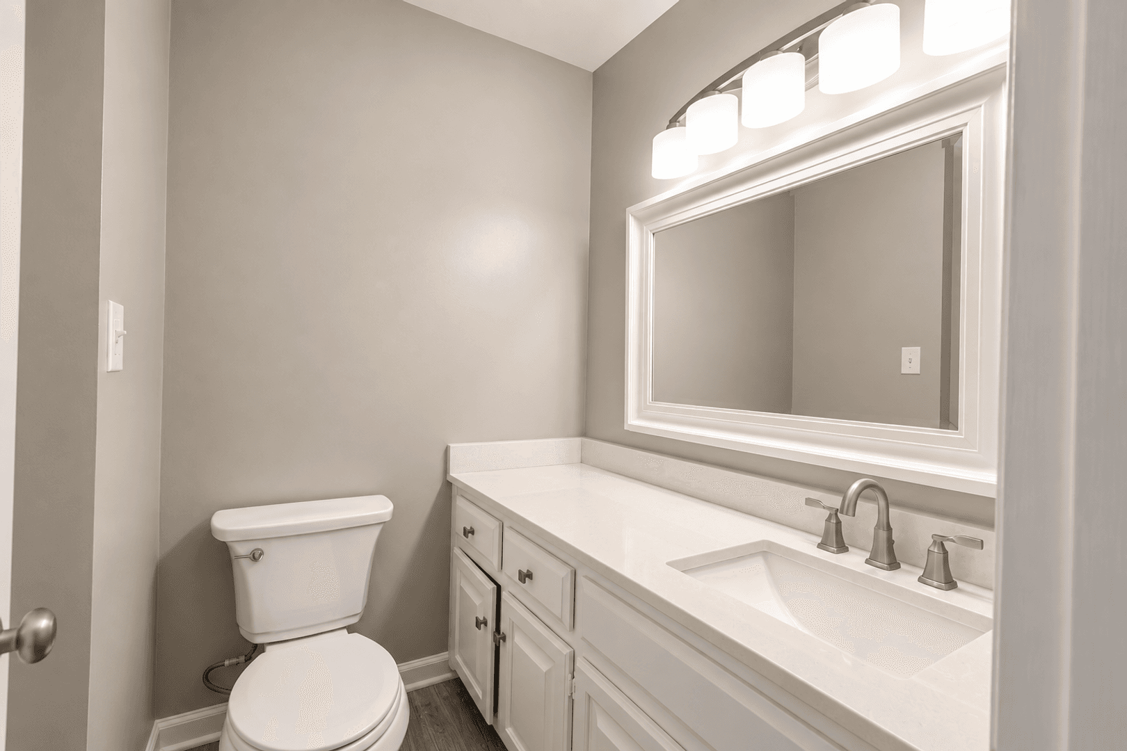 Rome Apartment: 311 E 2nd Ave