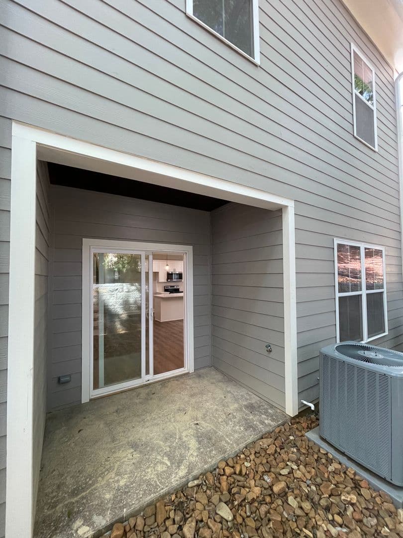 Rome Townhome: 625 E 3rd St Unit 11