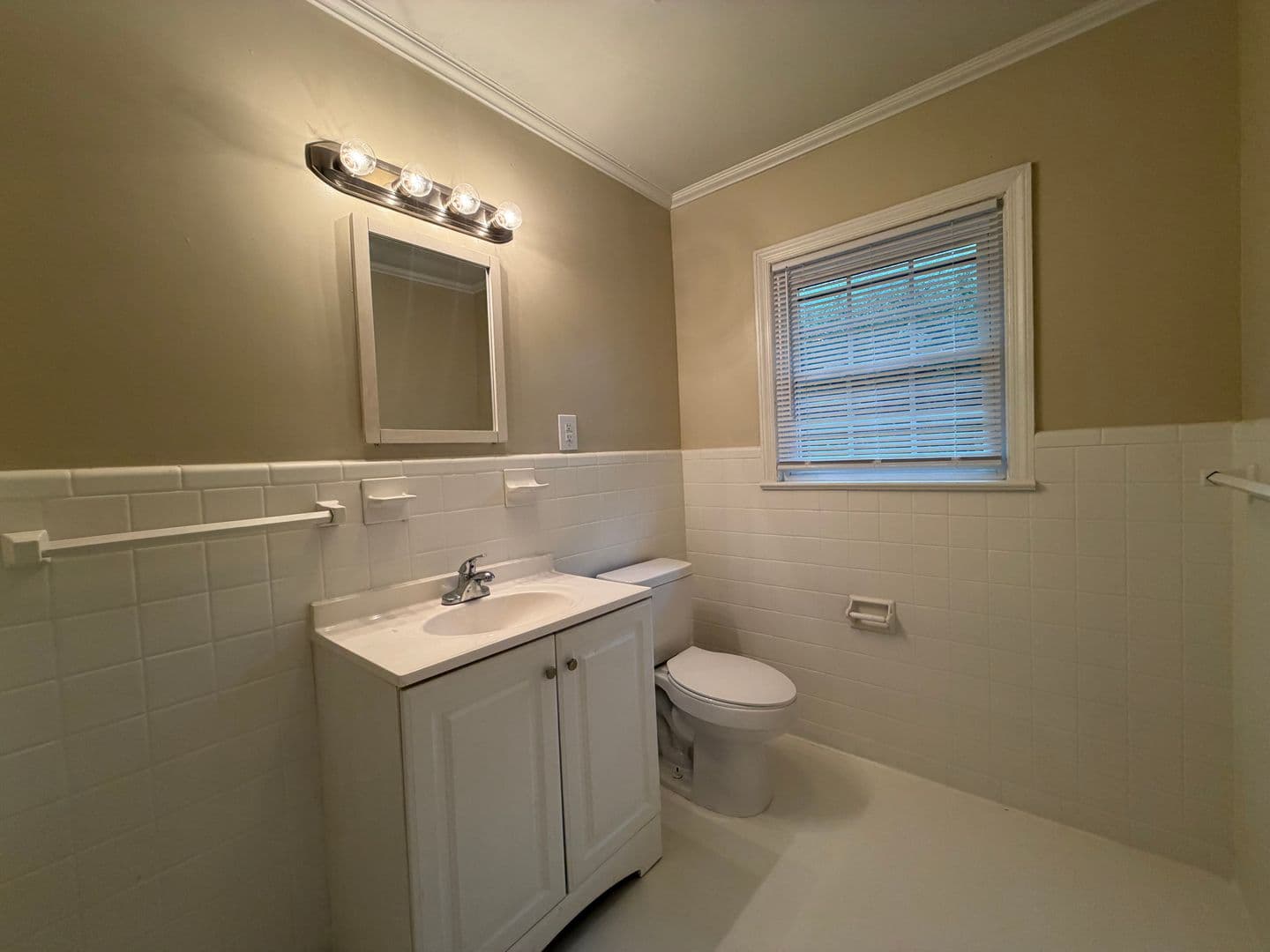 Rome House: 1 Northwood Drive Rome