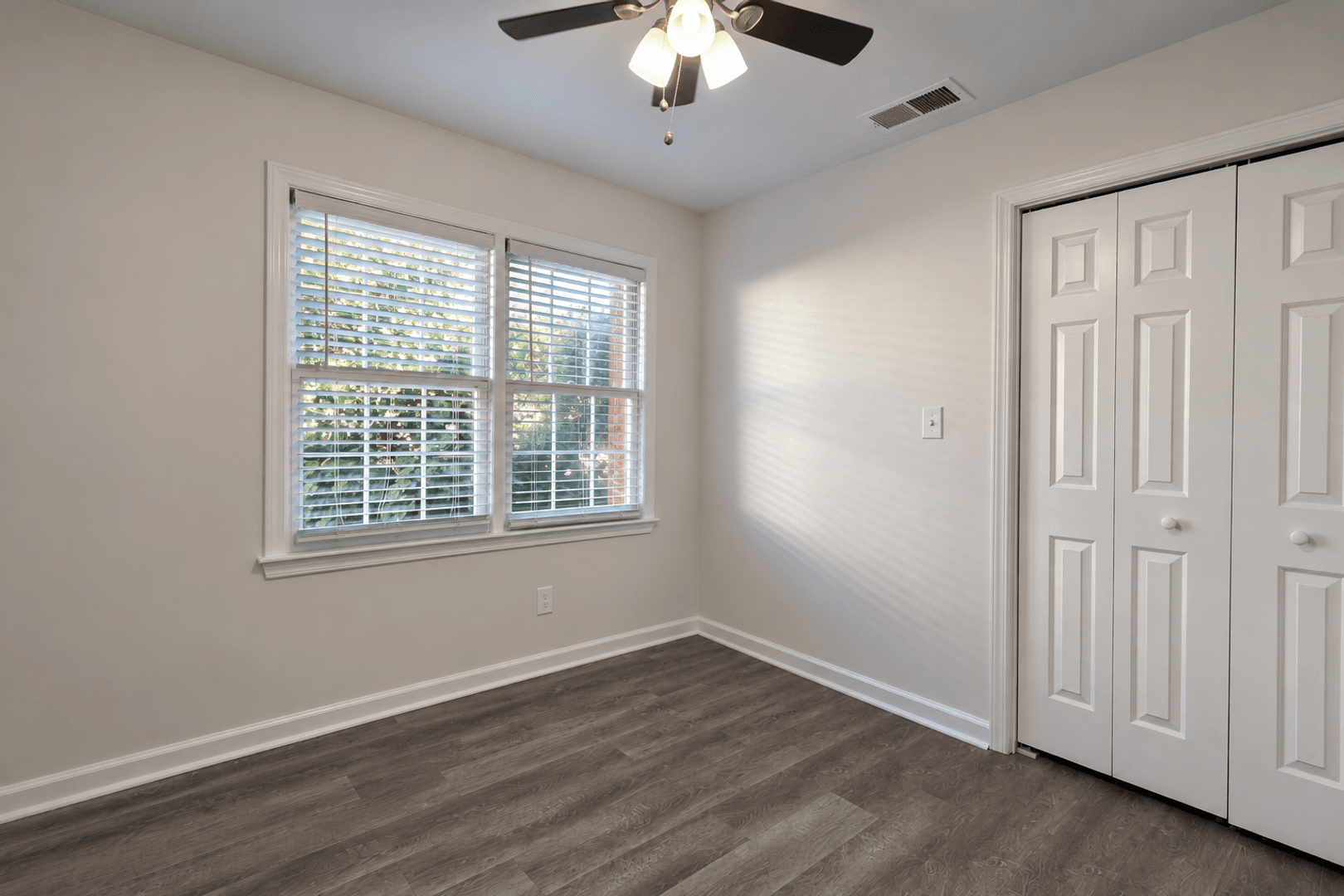 Rome Apartment: 311 E 2nd Ave