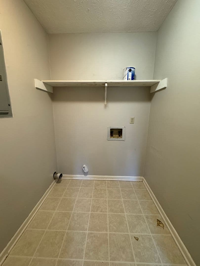Rome Apartment: 249 Mountain View Rd
