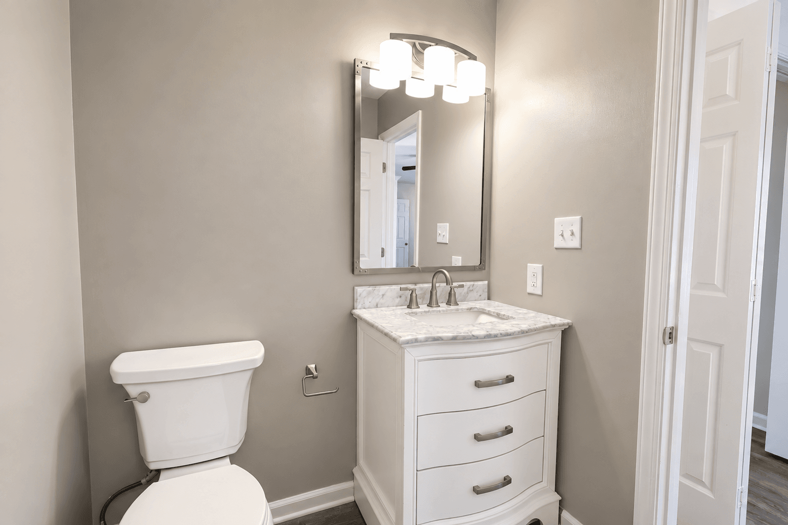 Rome Apartment: 311 E 2nd Ave