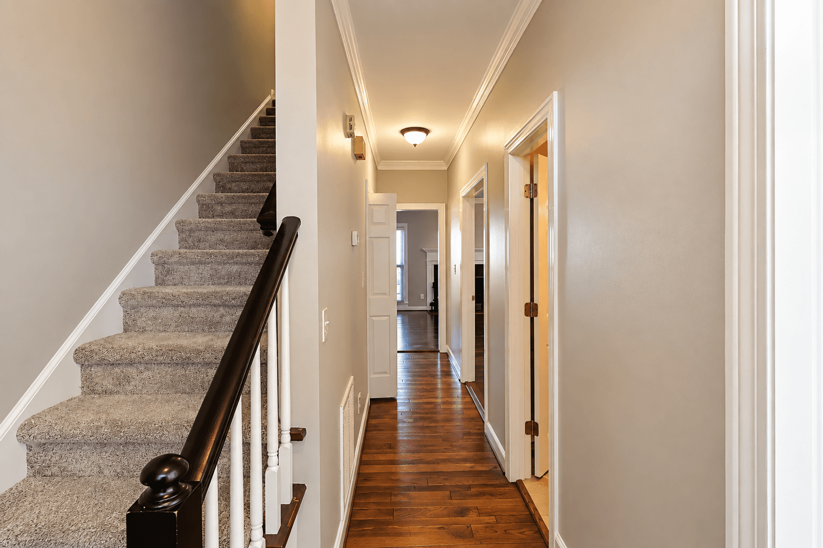 Rome Apartment: 311 E 2nd Ave