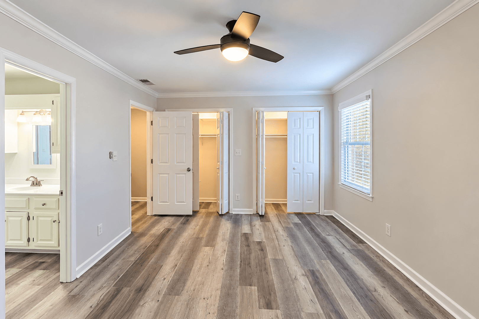 Rome Apartment: 311 E 2nd Ave
