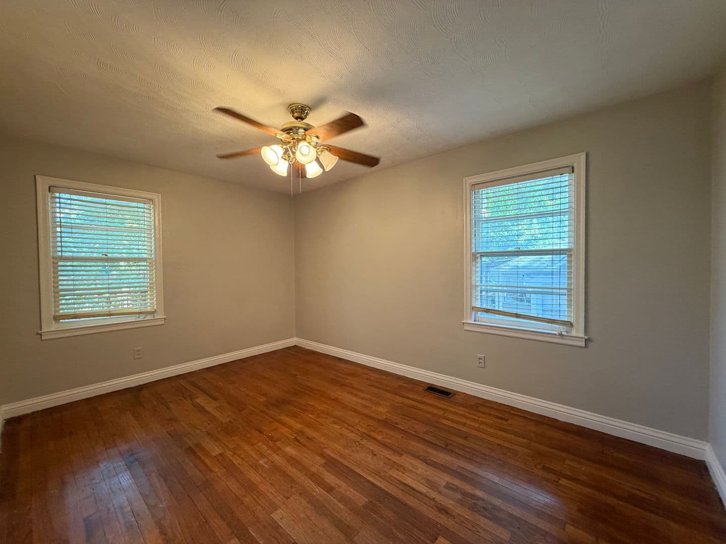 Rome House: 515 Laporte St