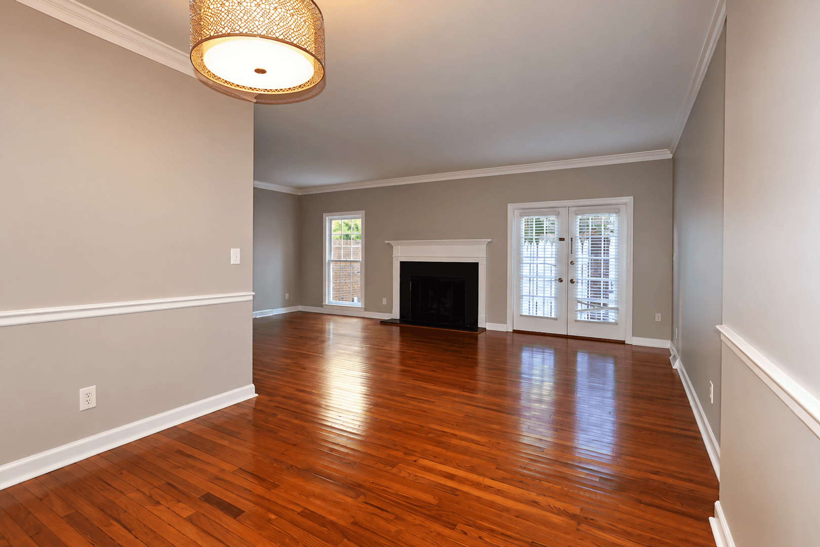 Rome Apartment: 311 E 2nd Ave