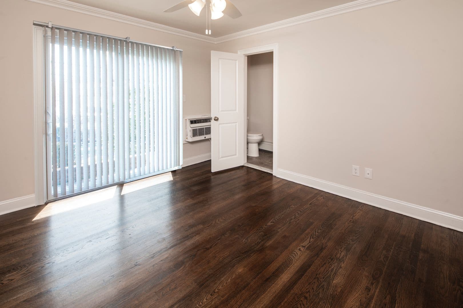 Englewood Apartment: 60 East Linden Avenue