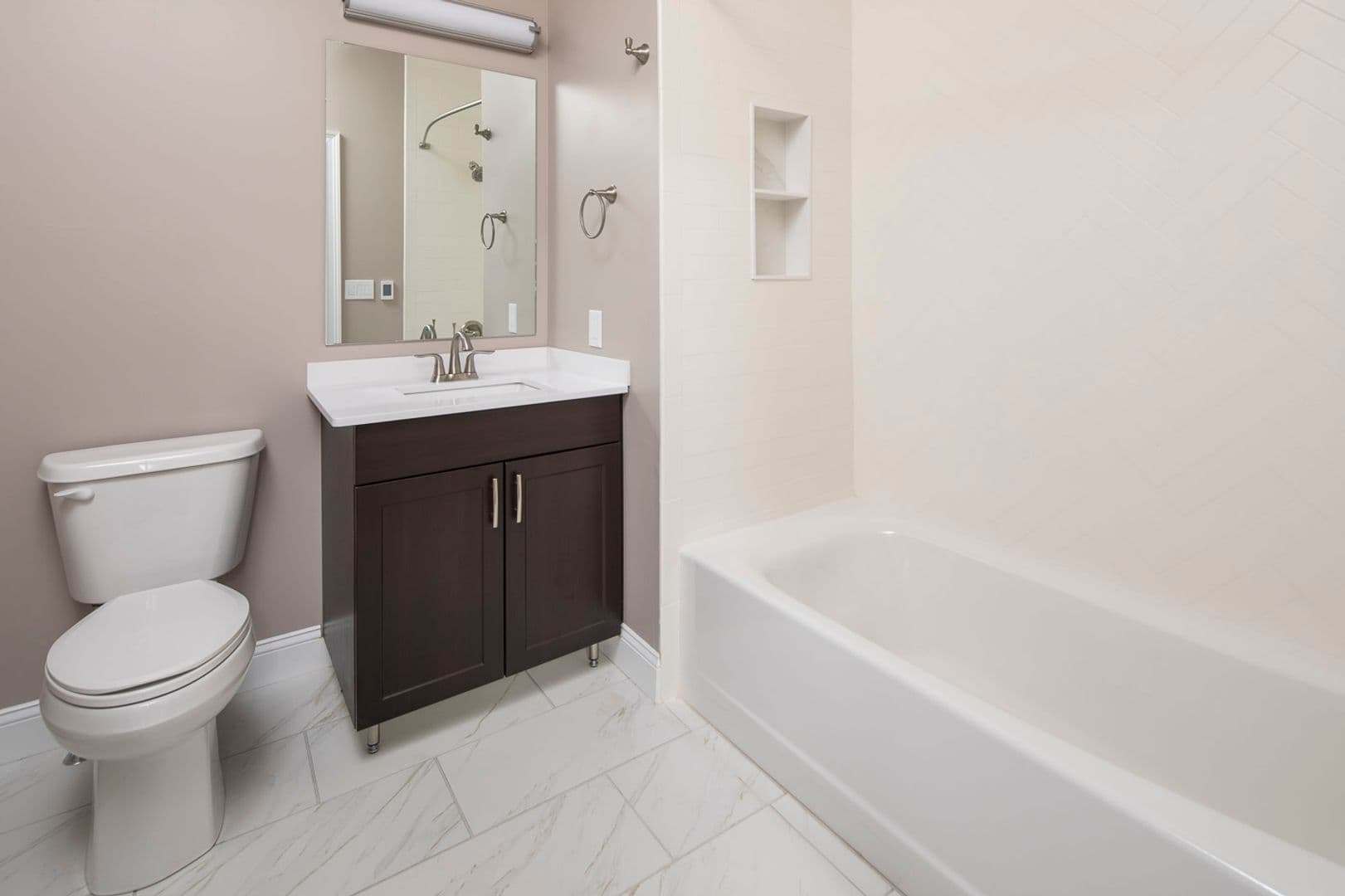 Bergenfield Apartment: 121 North Washington Avenue