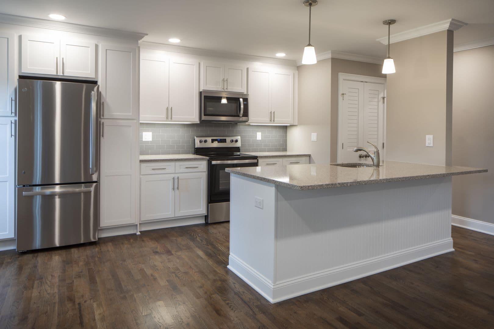 Westwood Apartment: 19 & 57 Crest Street