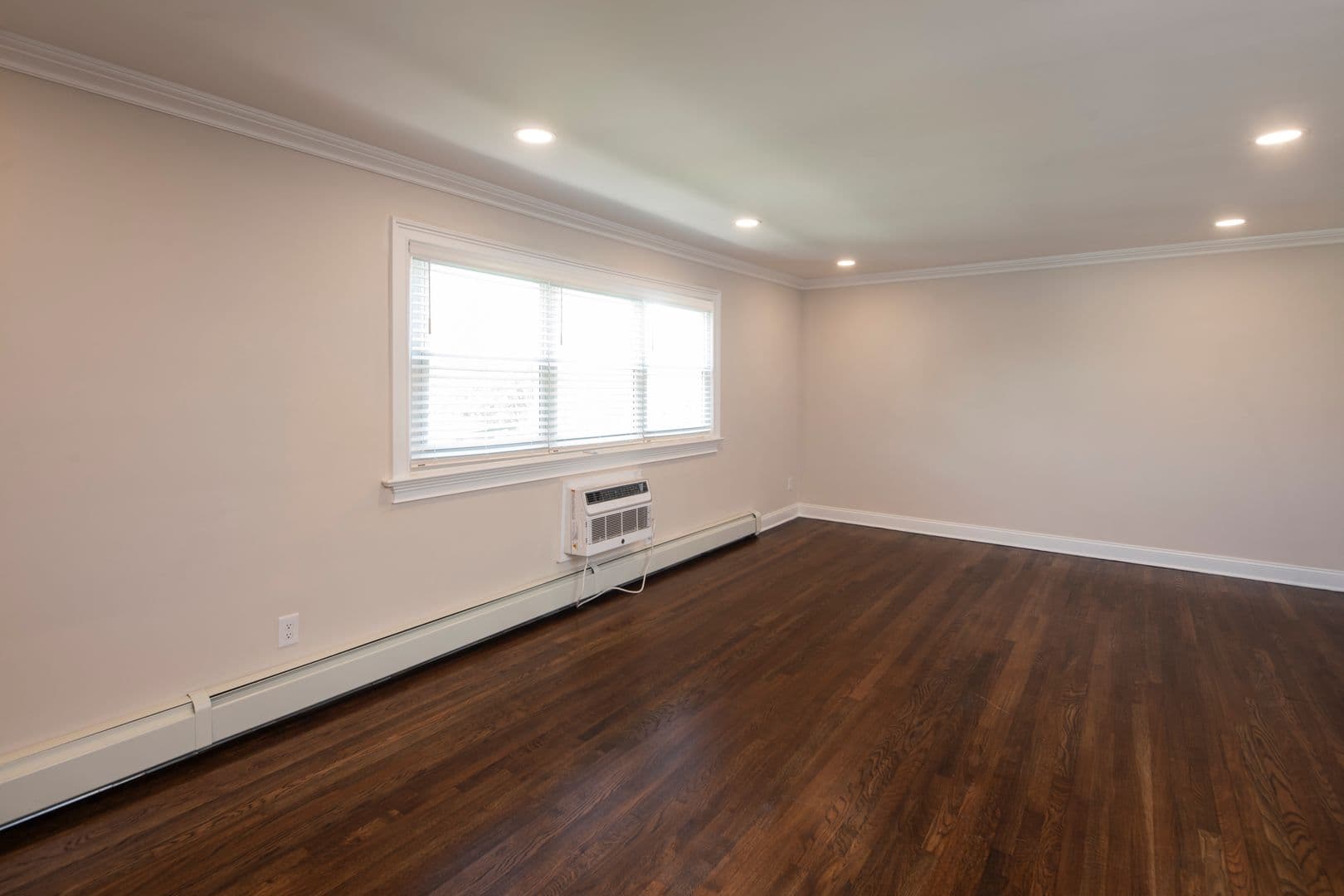 Englewood Apartment: 60 East Linden Avenue