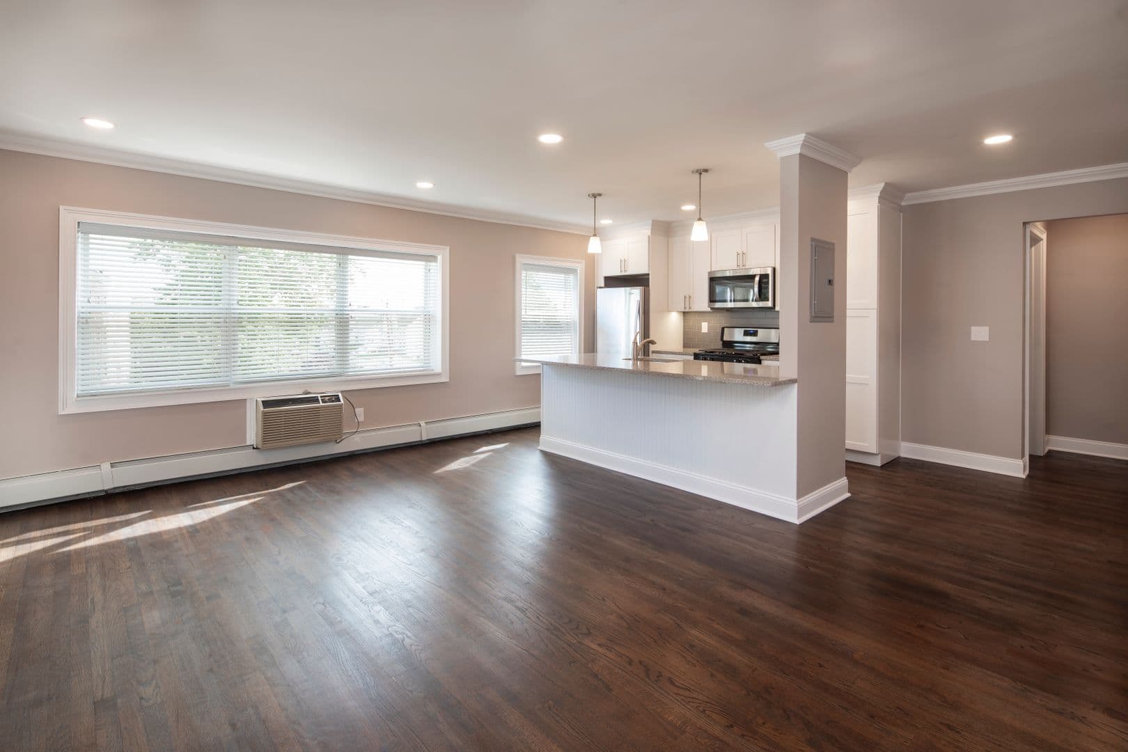Bergenfield Apartment: 16 Hickory Avenue