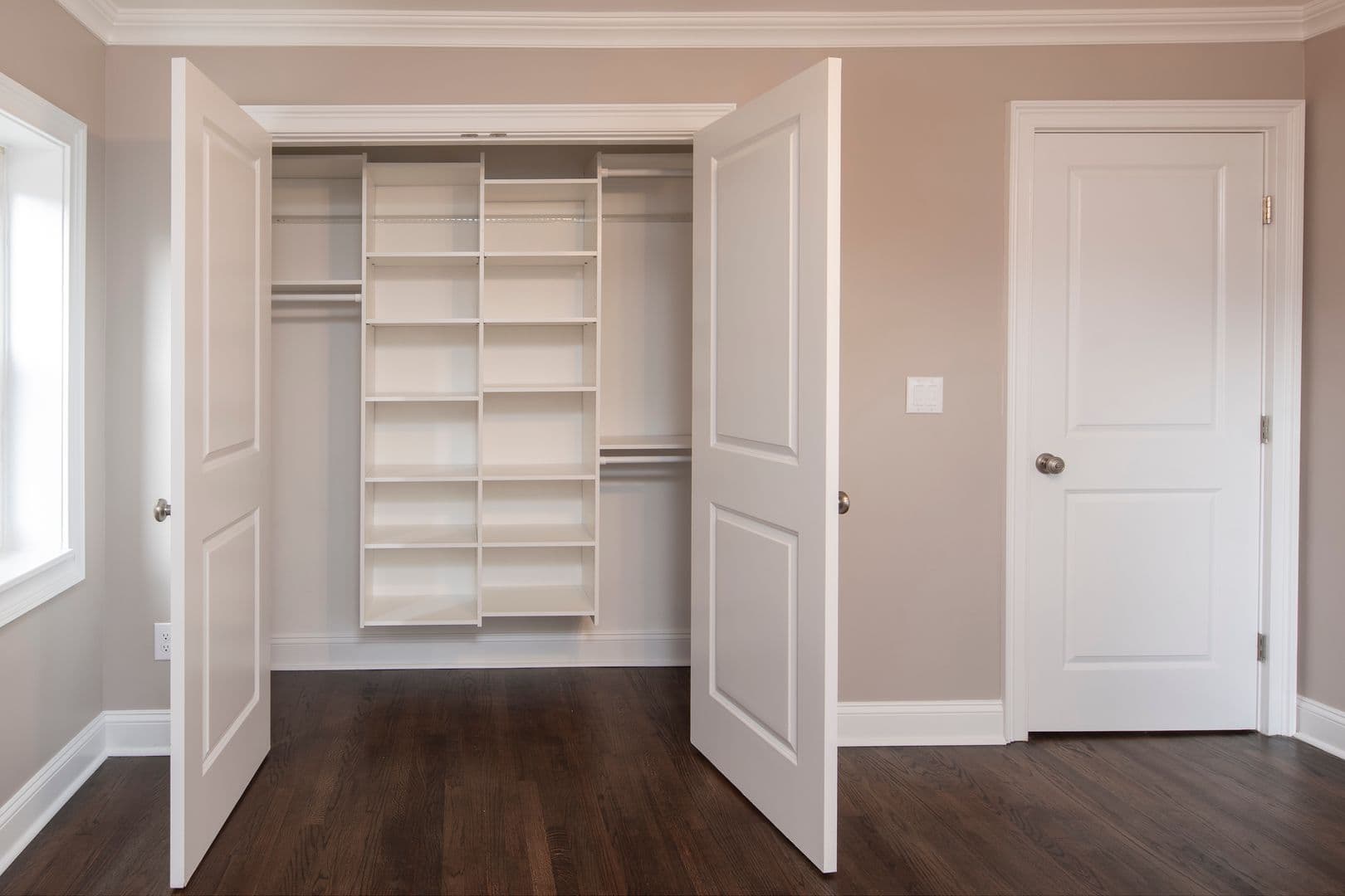 Bergenfield Apartment: 16 Hickory Avenue