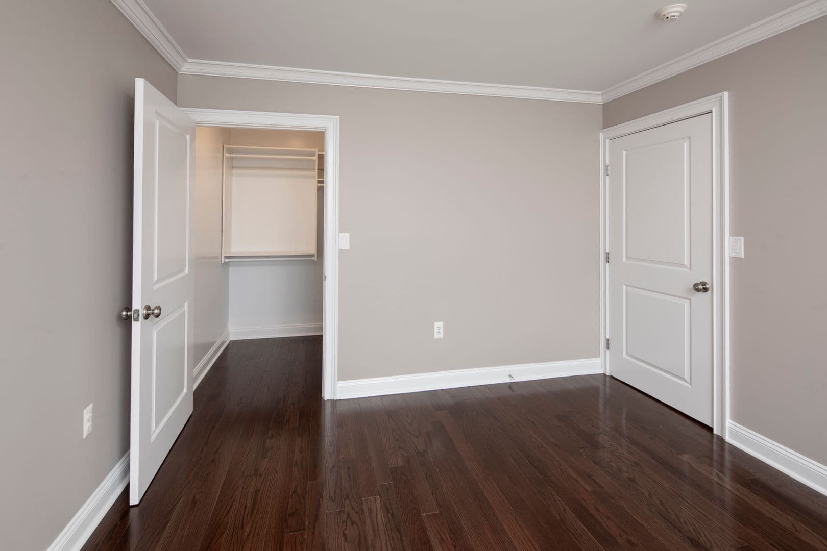 Bergenfield Apartment: 47 Legion Drive