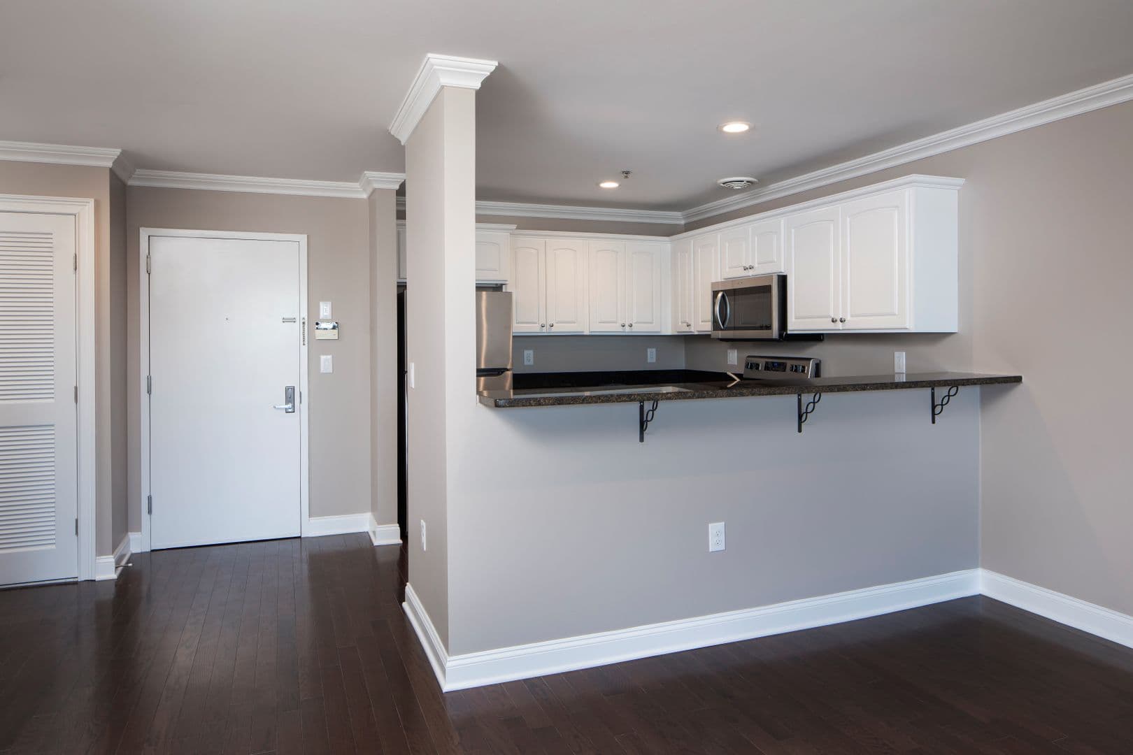 Bergenfield Apartment: 47 Legion Drive