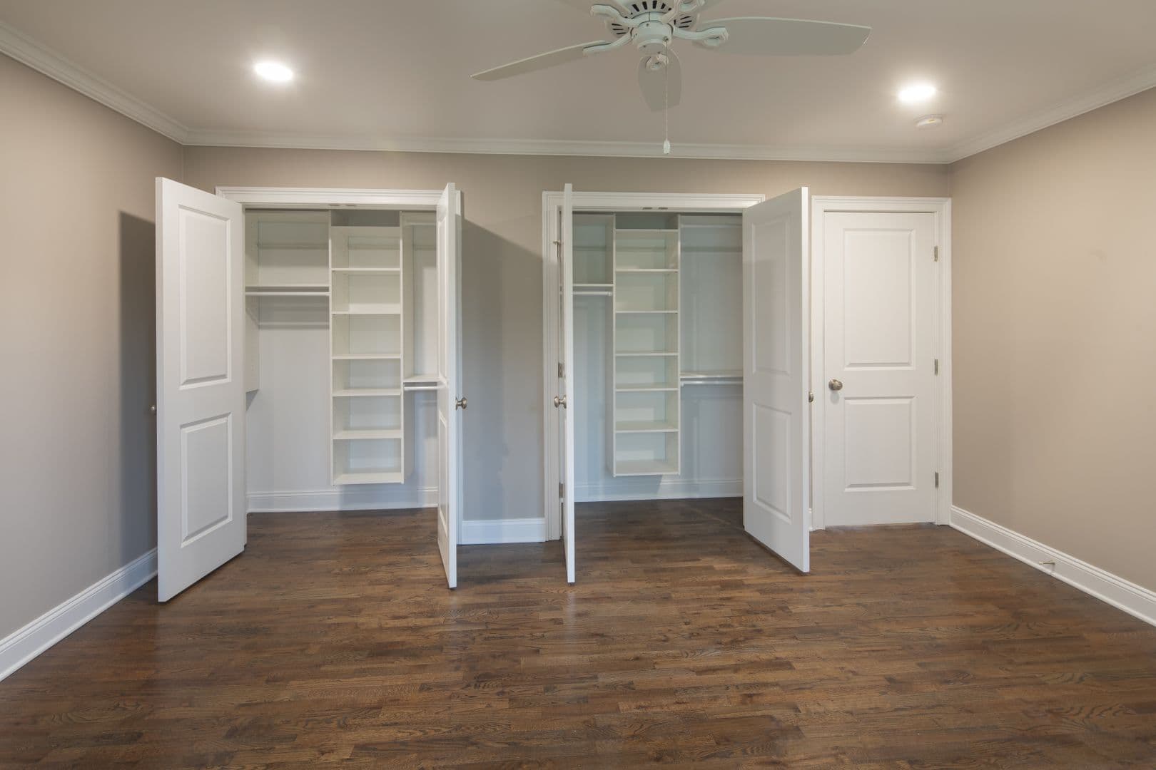 Westwood Apartment: 19 & 57 Crest Street