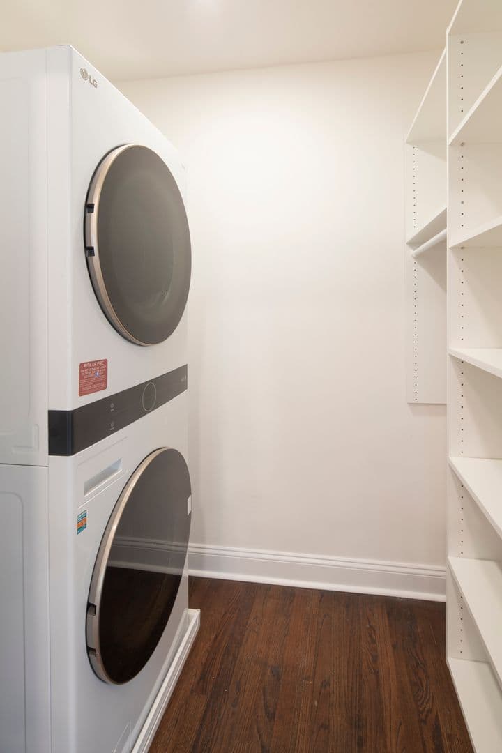 Bergenfield Apartment: 16 Hickory Avenue