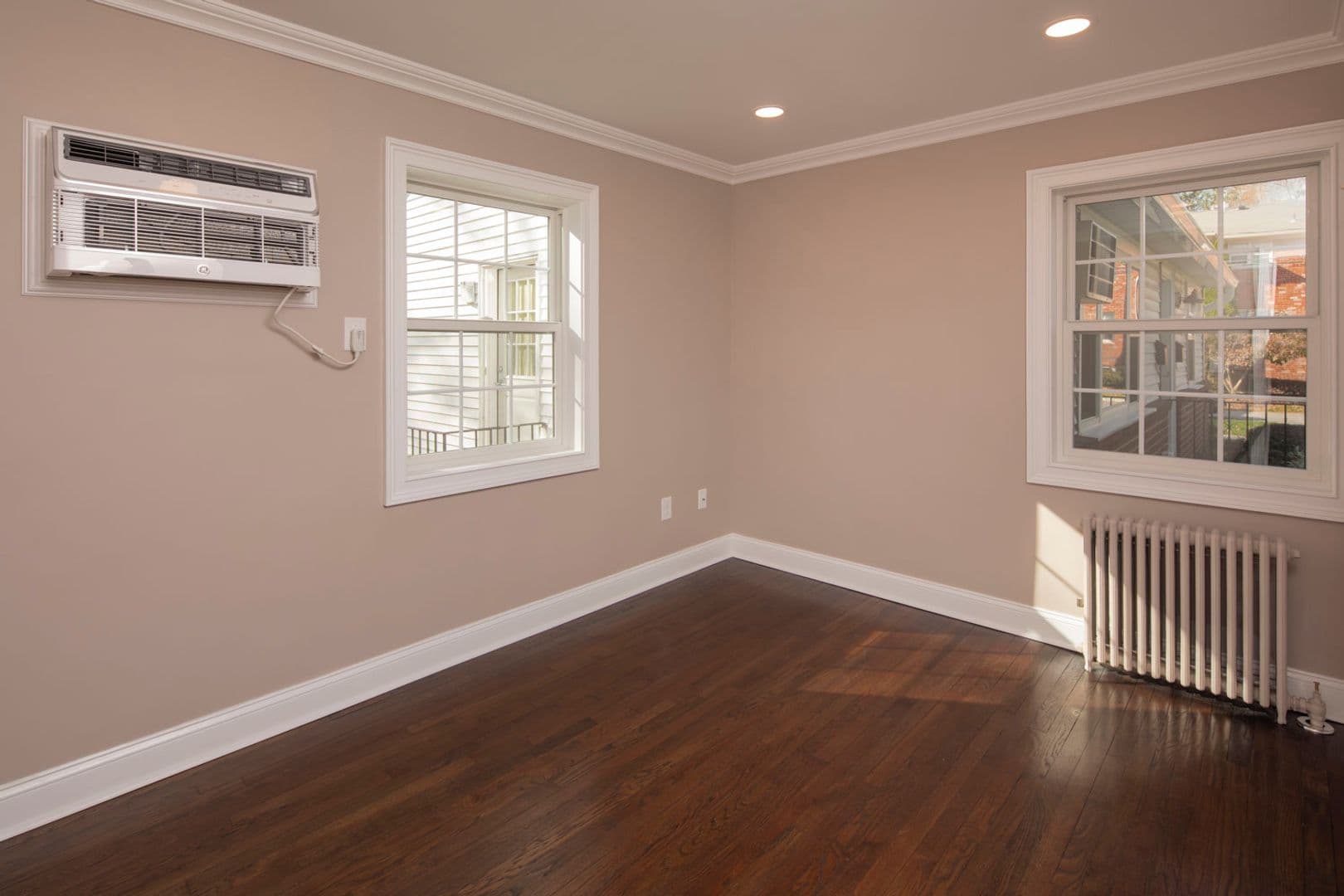 Tenafly Apartment: 18 Engle Street