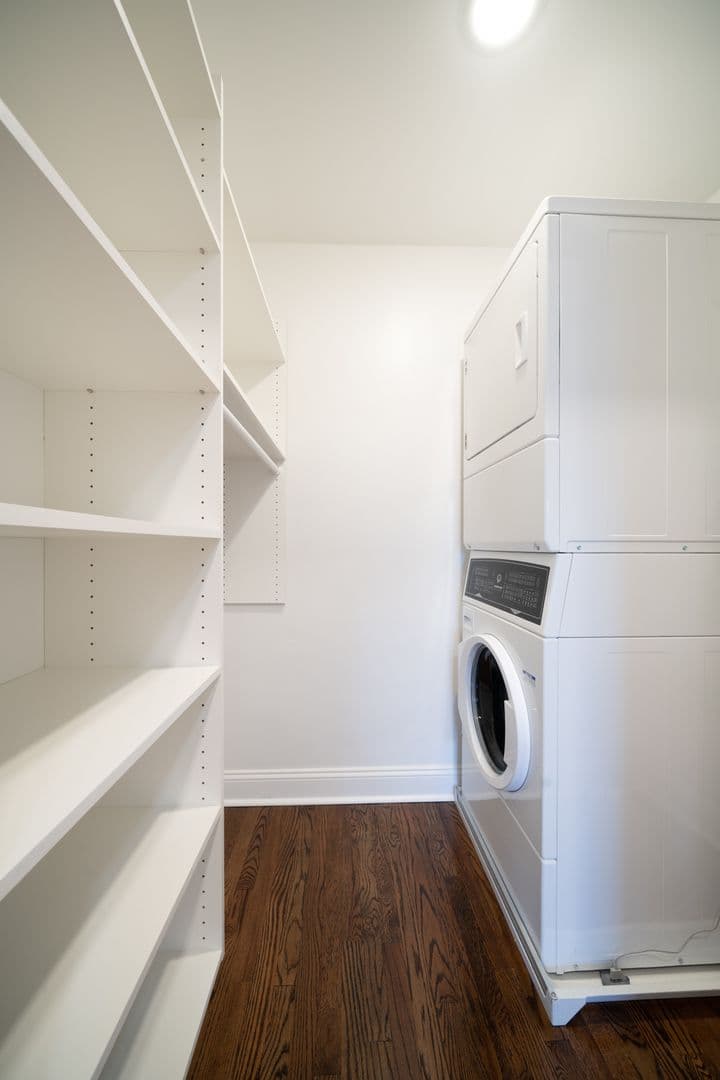 Bergenfield Apartment: 16 Hickory Avenue