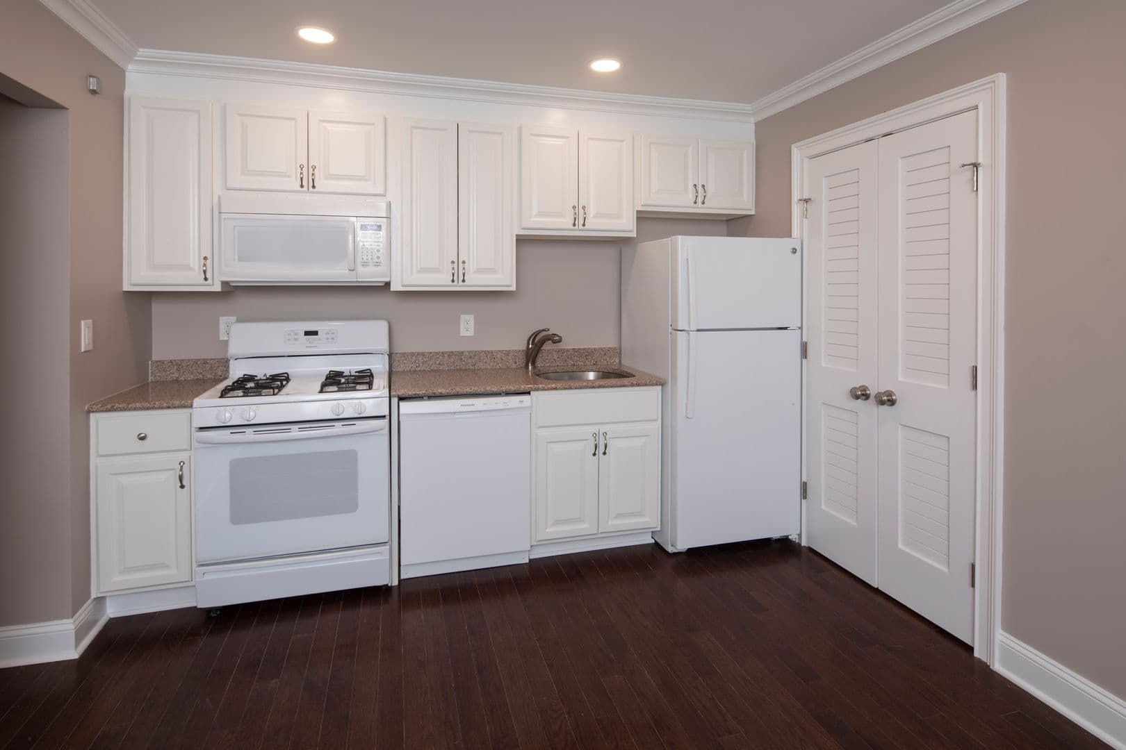 Hackensack Apartment: 29 - 81 Cambridge Terrace