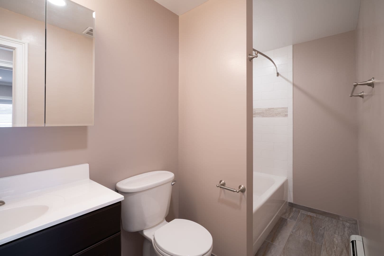 Bergenfield Apartment: 16 Hickory Avenue