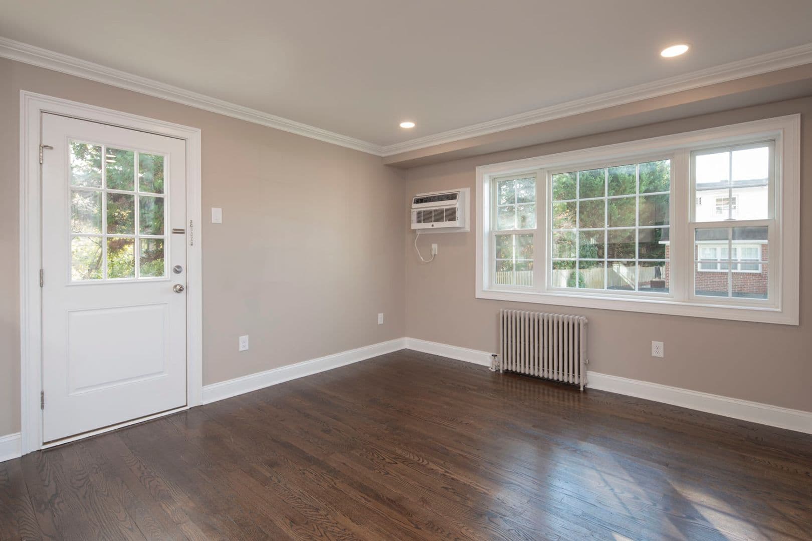 Tenafly Apartment: 18 Engle Street