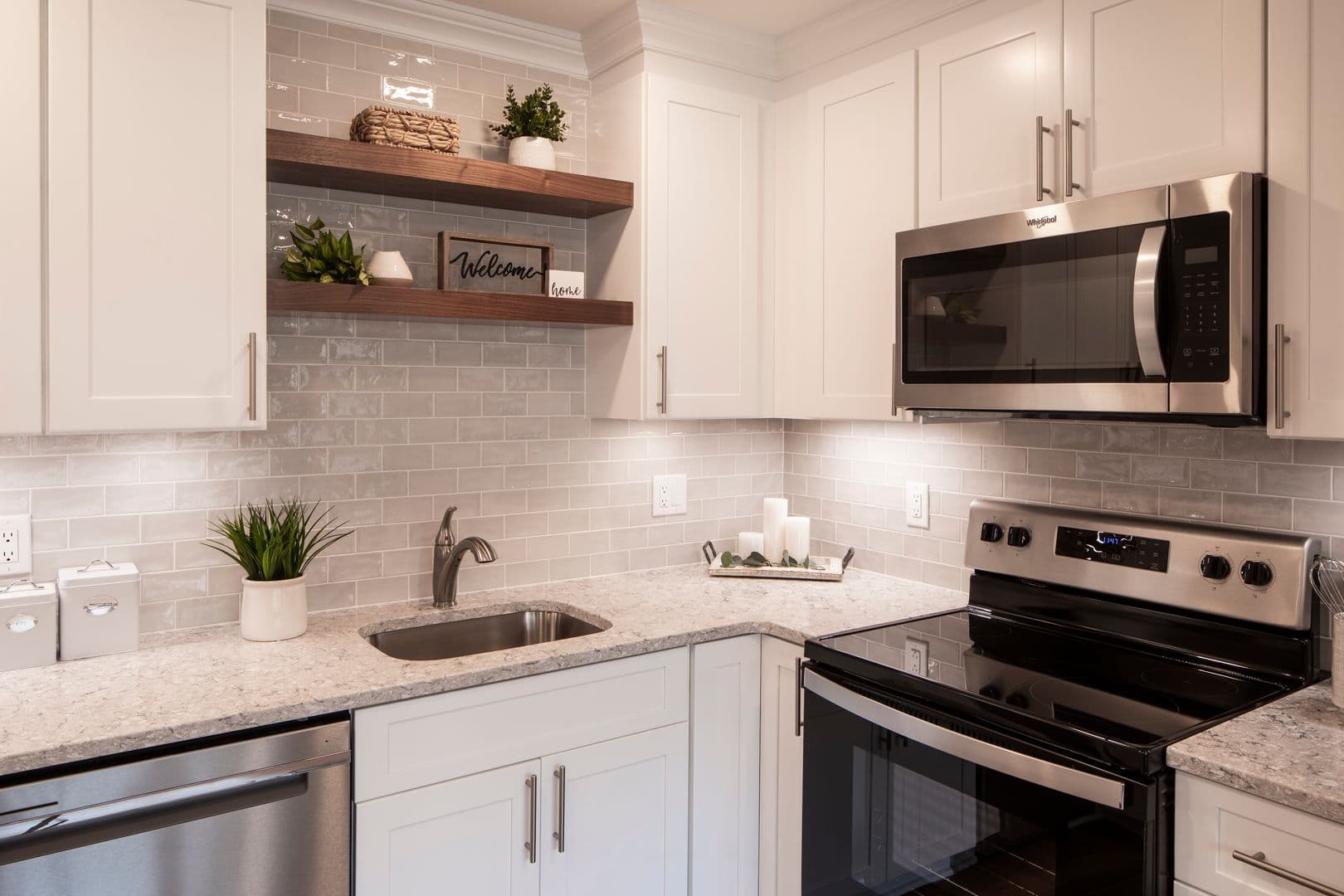 Hackensack Apartment: 70 Polifly Road