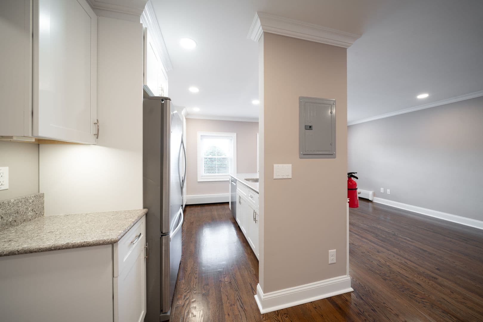 Bergenfield Apartment: 16 Hickory Avenue