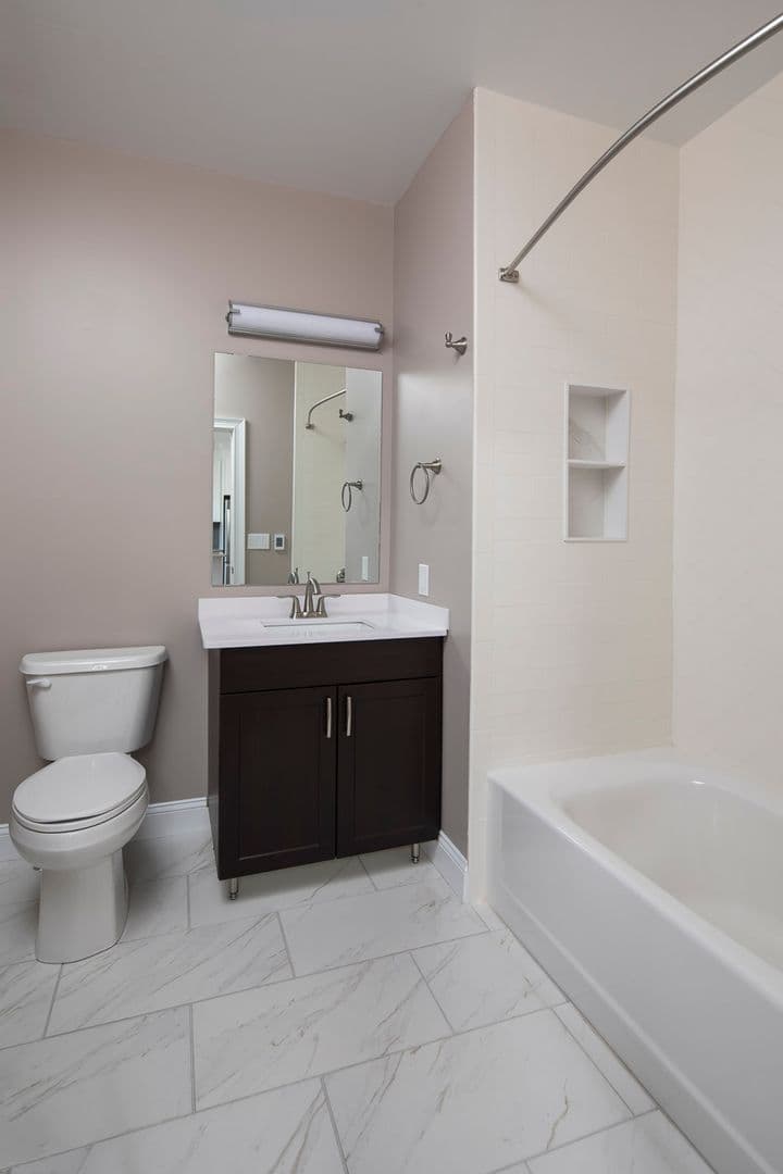 Bergenfield Apartment: 121 North Washington Avenue