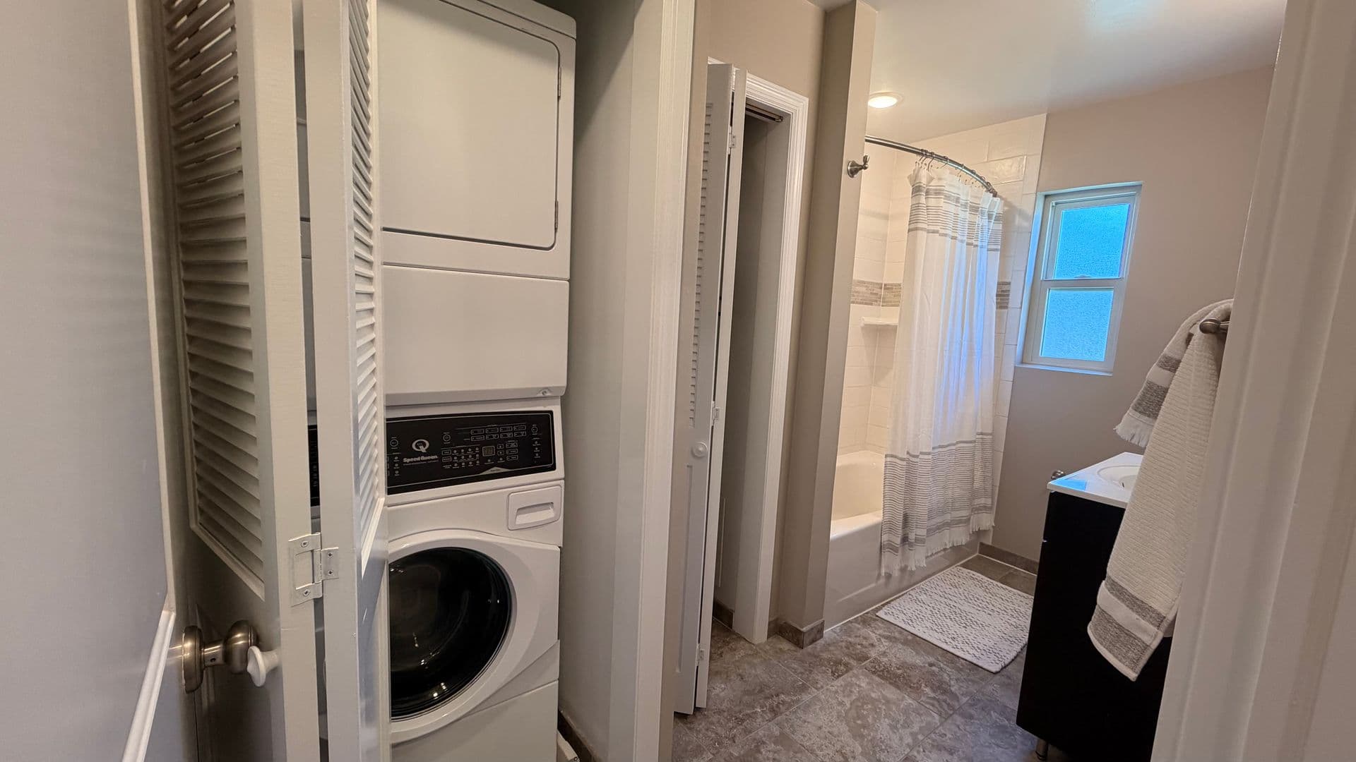 Leonia Apartment: 405 - 425 Broad Avenue,