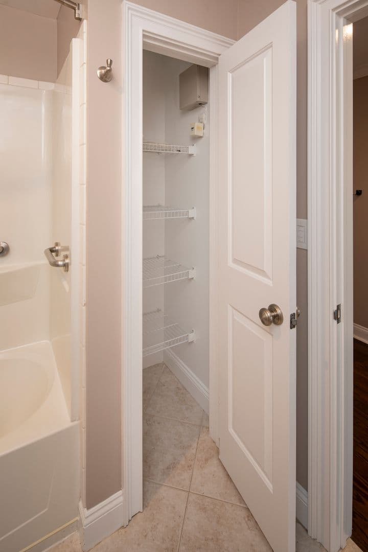 Bergenfield Apartment: 47 Legion Drive