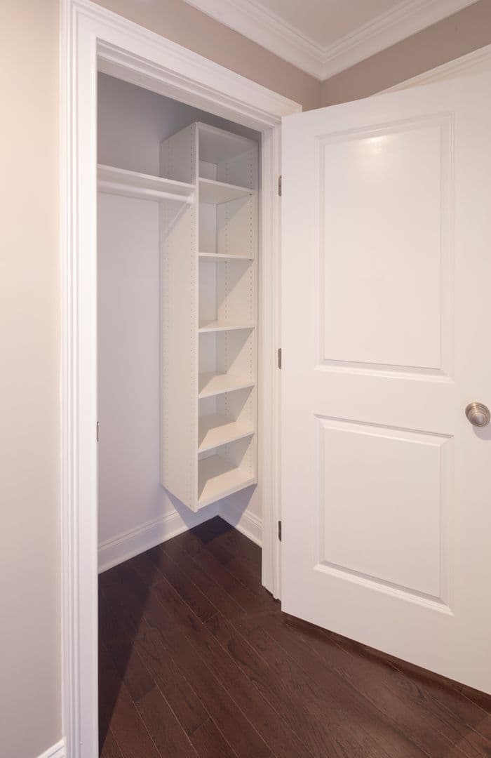 Bergenfield Apartment: 47 Legion Drive