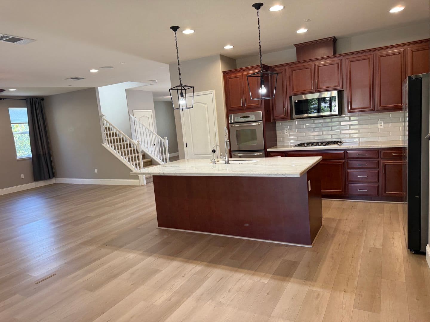 Brentwood House: 693 Monte Verde Ln
