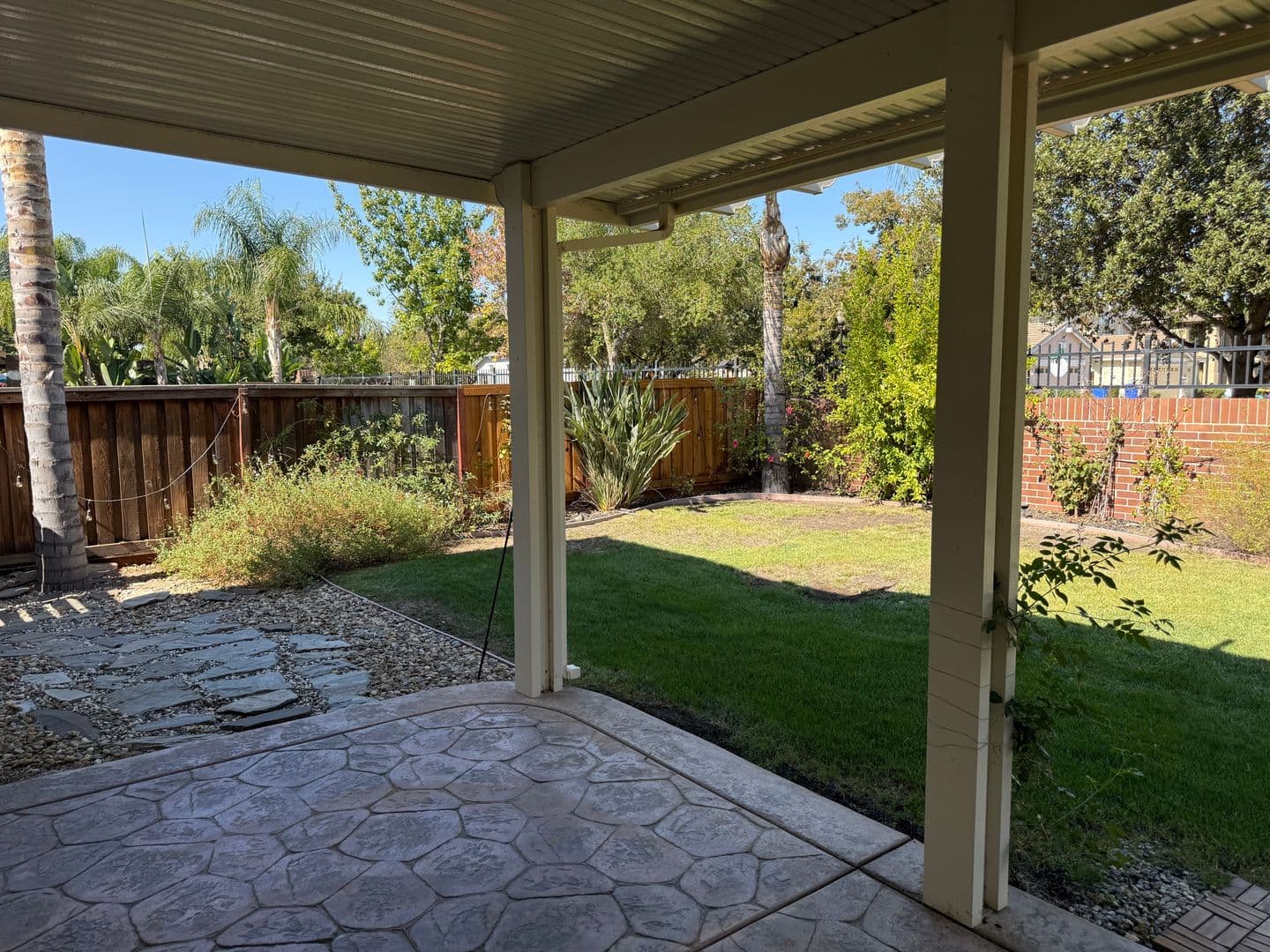 Brentwood House: 693 Monte Verde Ln