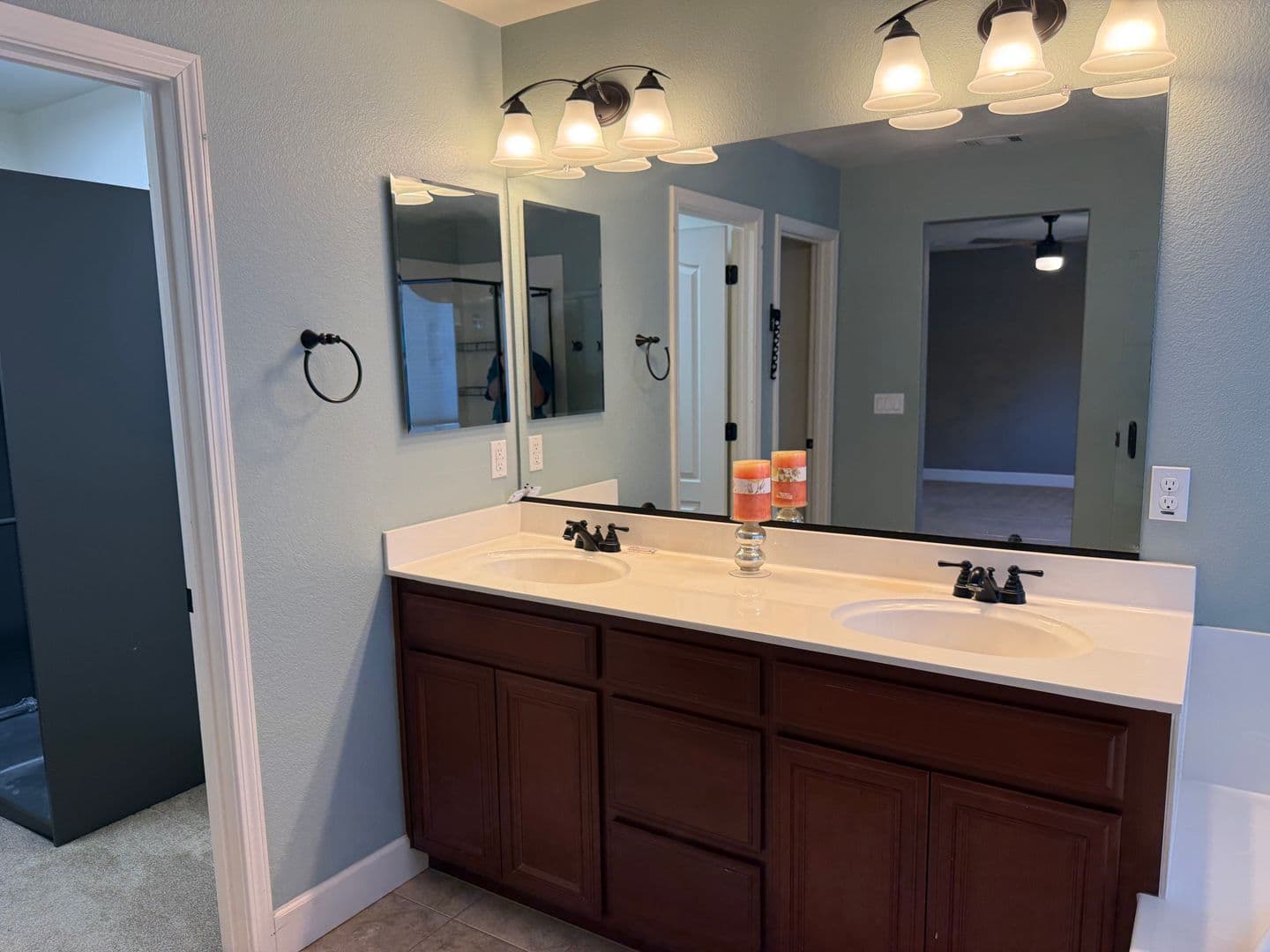 Brentwood House: 693 Monte Verde Ln