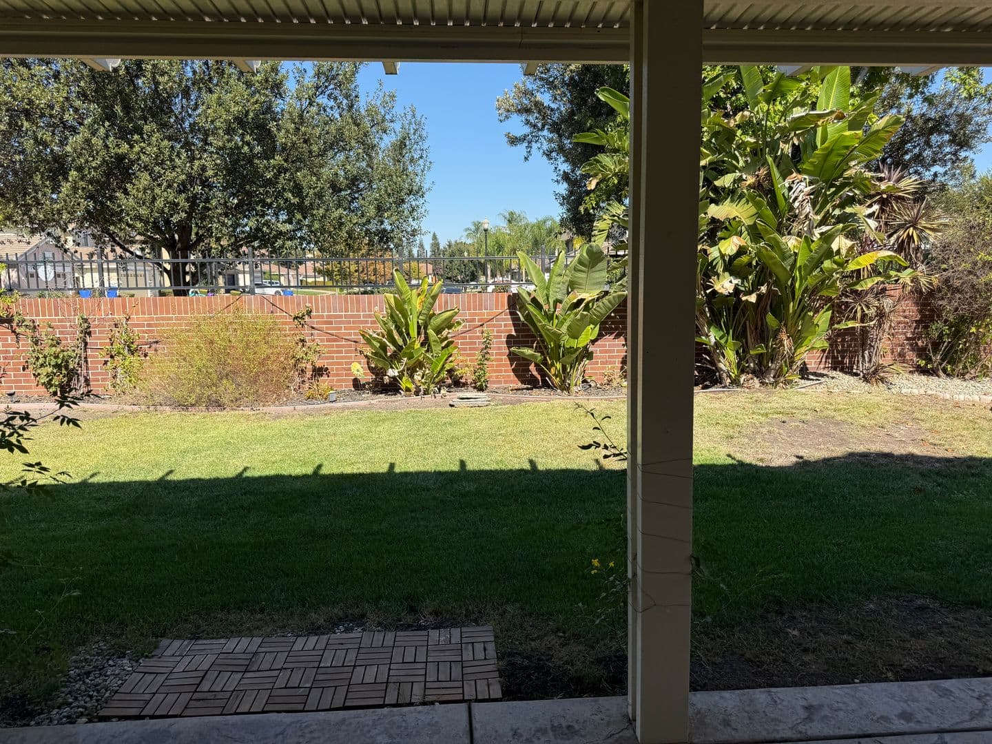 Brentwood House: 693 Monte Verde Ln