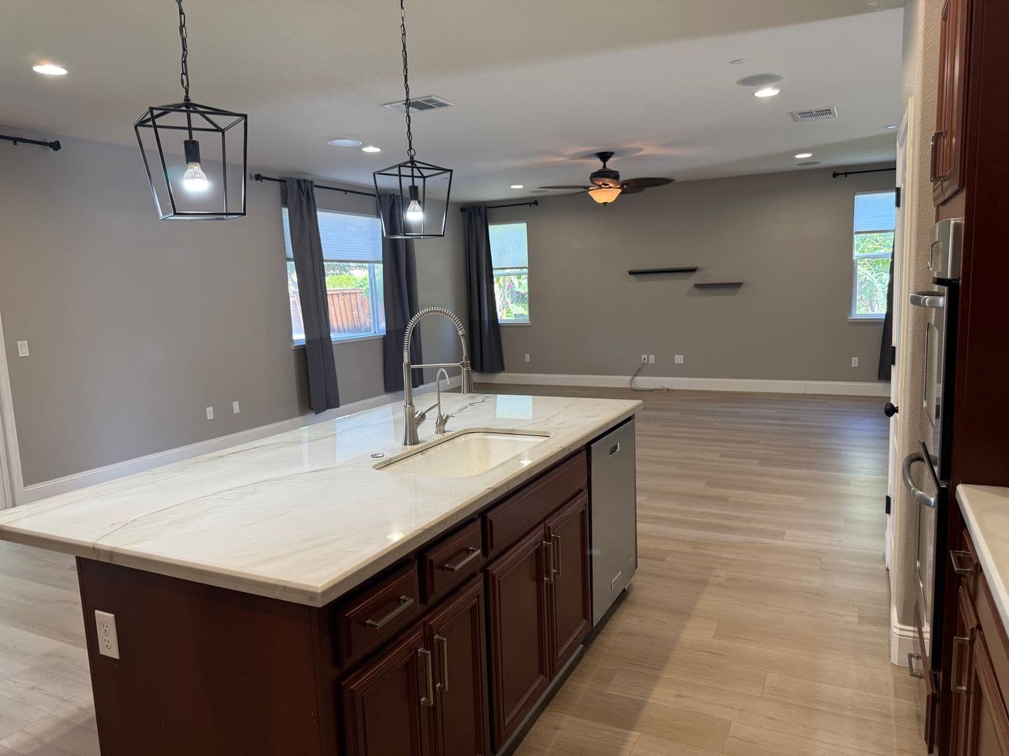 Brentwood House: 693 Monte Verde Ln