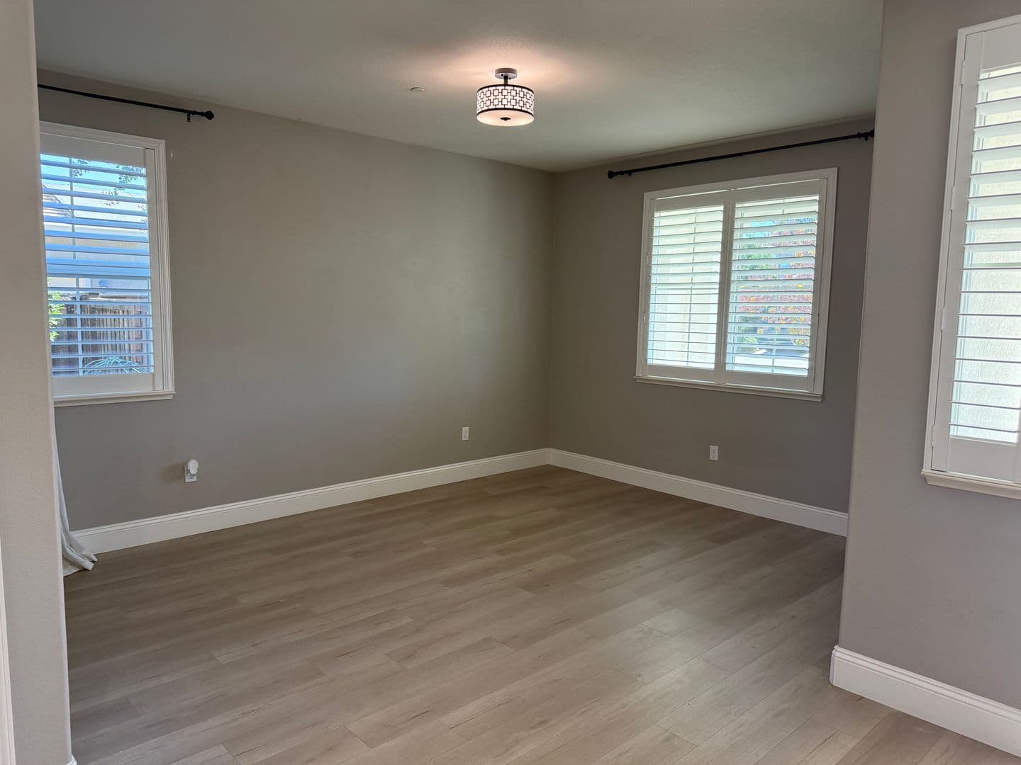 Brentwood House: 693 Monte Verde Ln