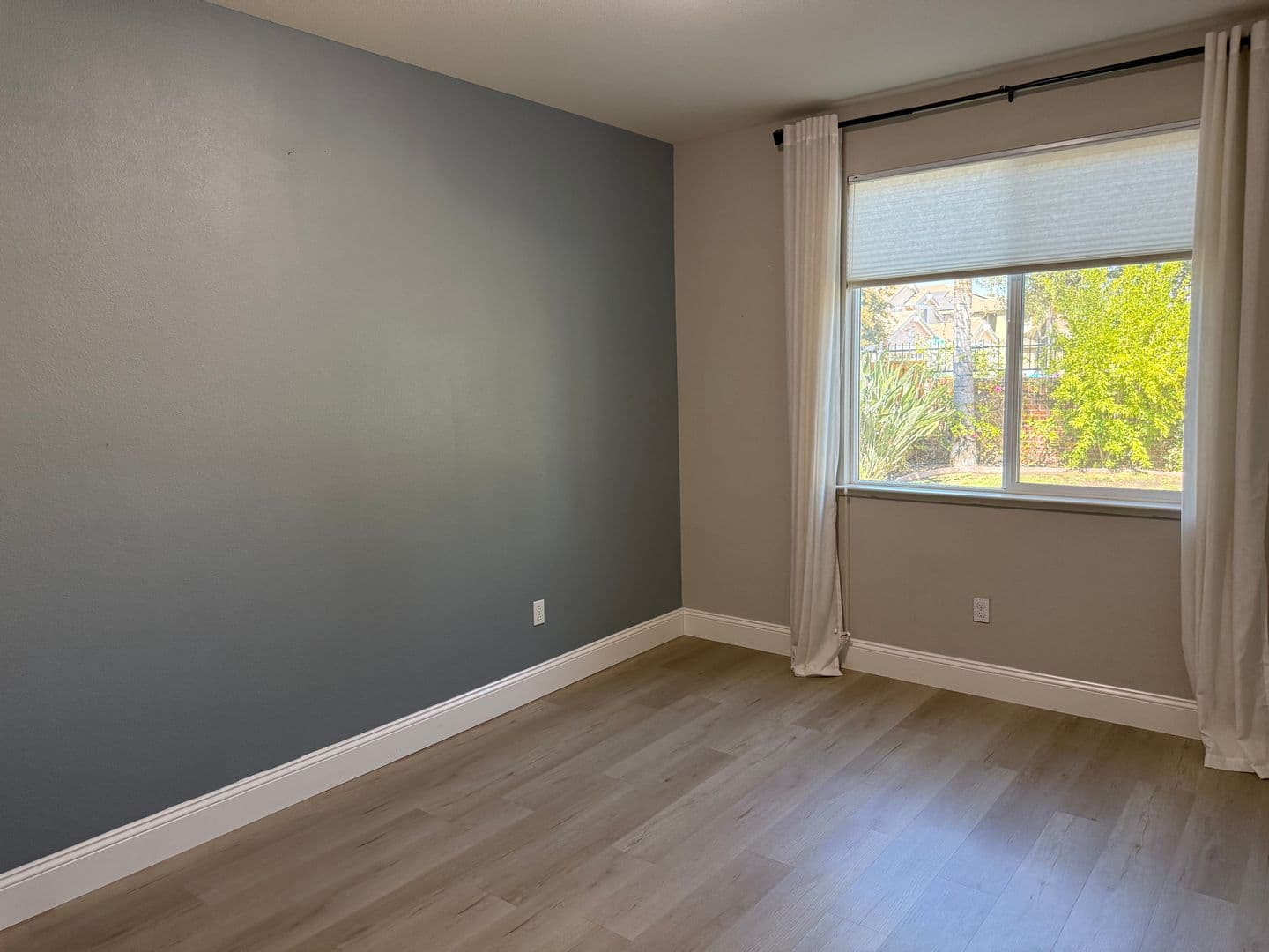 Brentwood House: 693 Monte Verde Ln