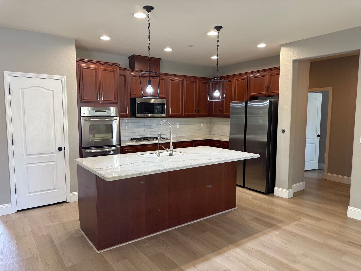 Brentwood House: 693 Monte Verde Ln