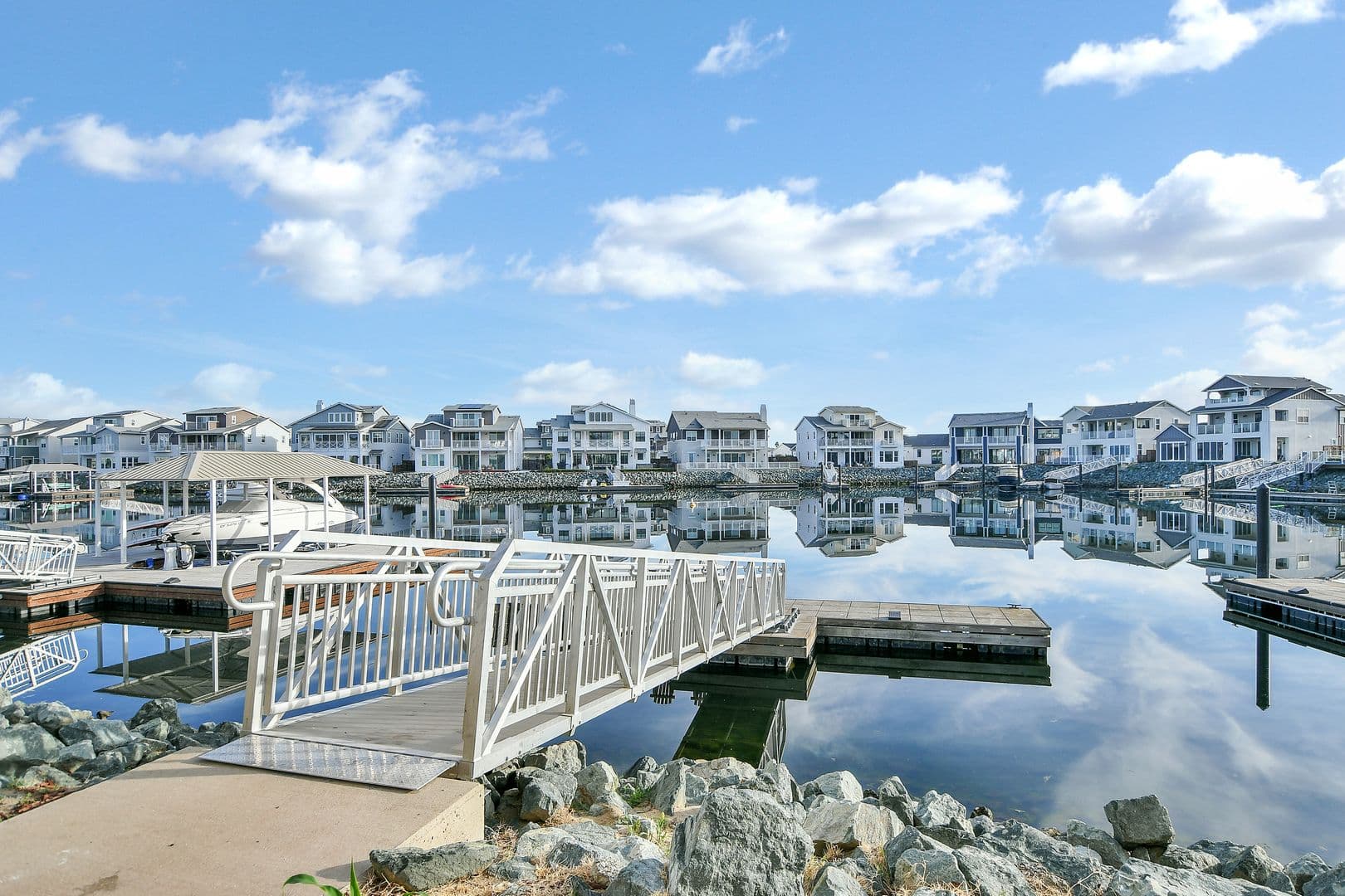Bethel Island House: 312 Navigators Pl