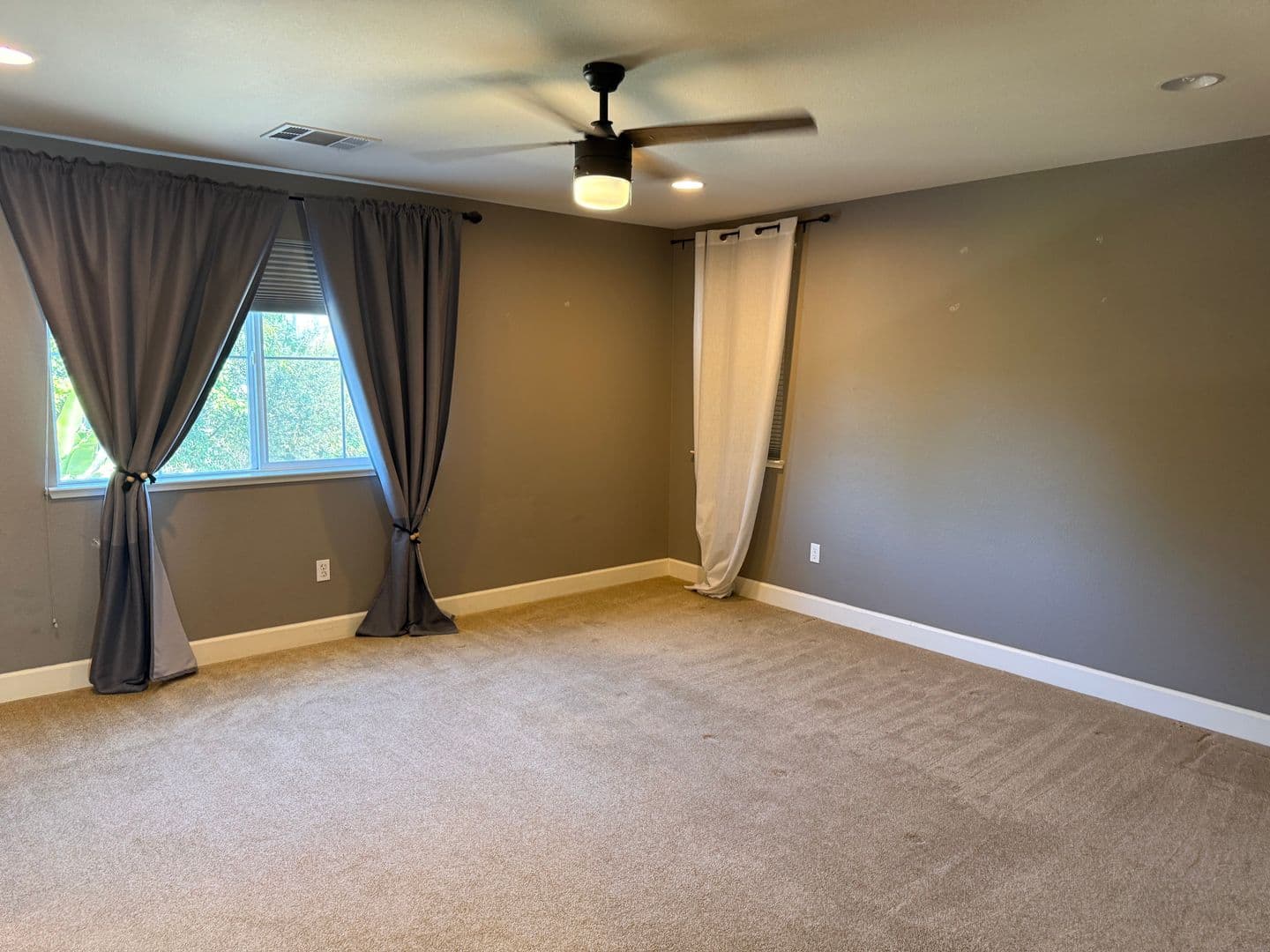 Brentwood House: 693 Monte Verde Ln