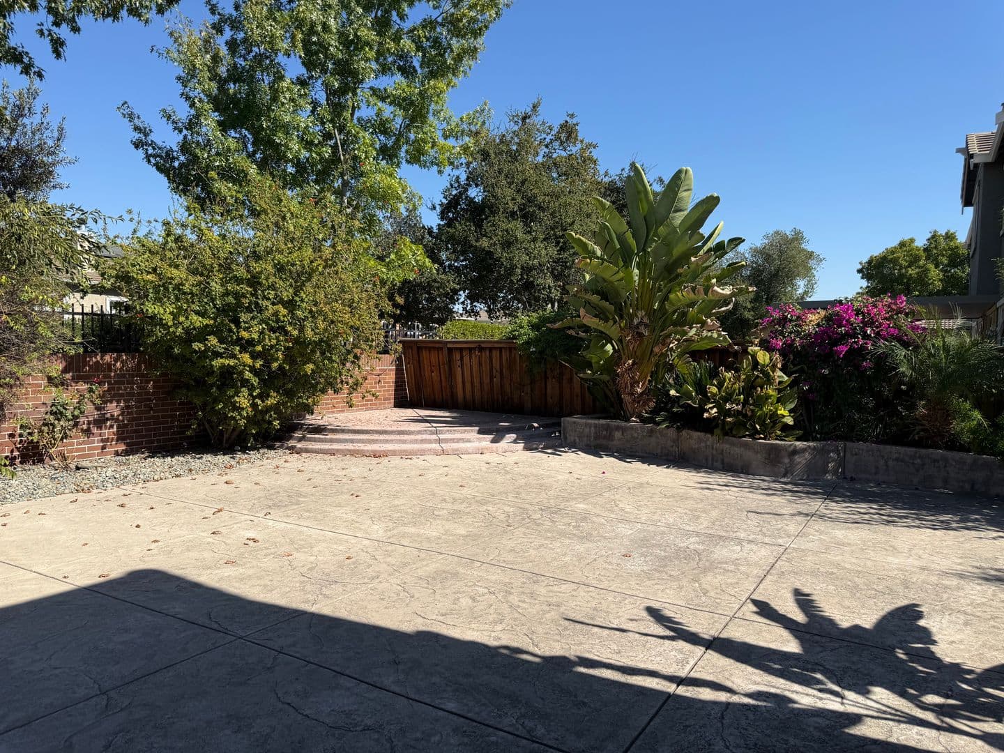 Brentwood House: 693 Monte Verde Ln
