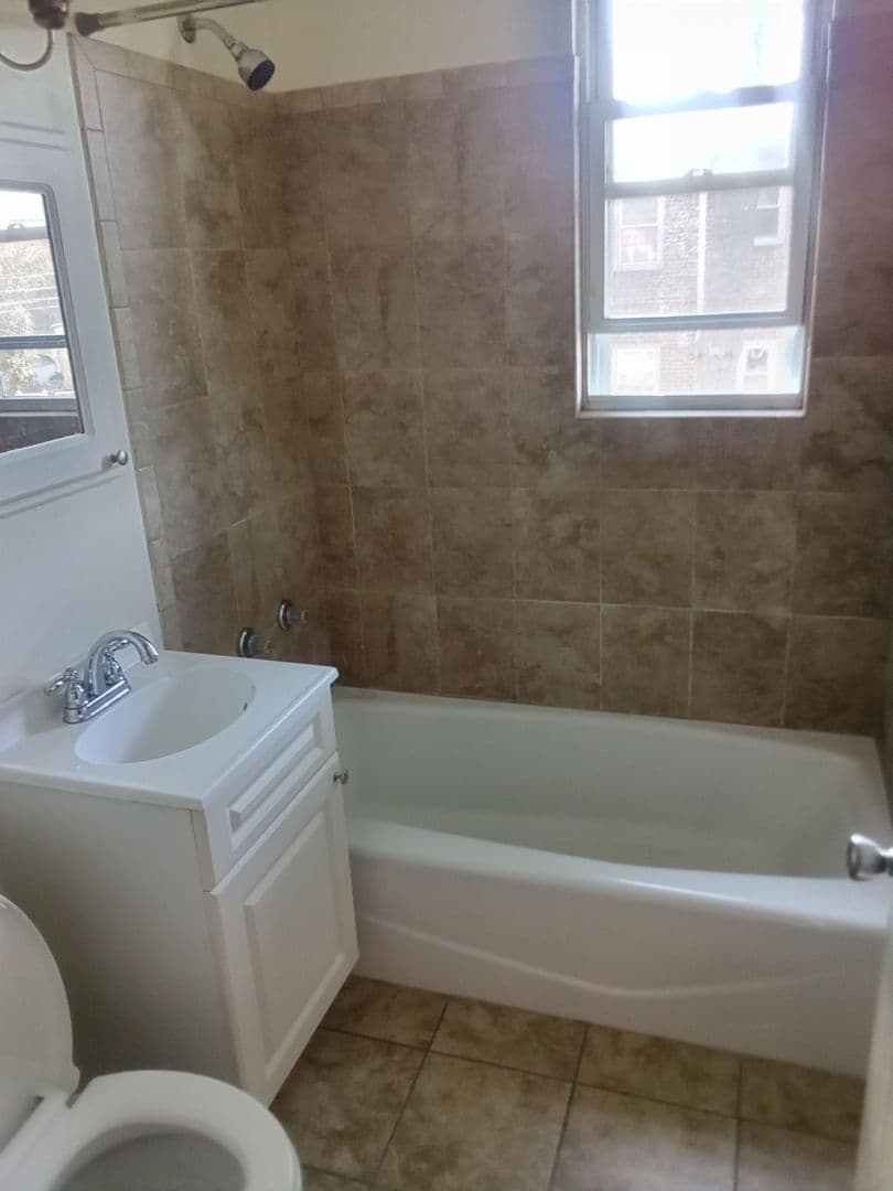 Crum Lynne Apartment: 1130 Haverford Road