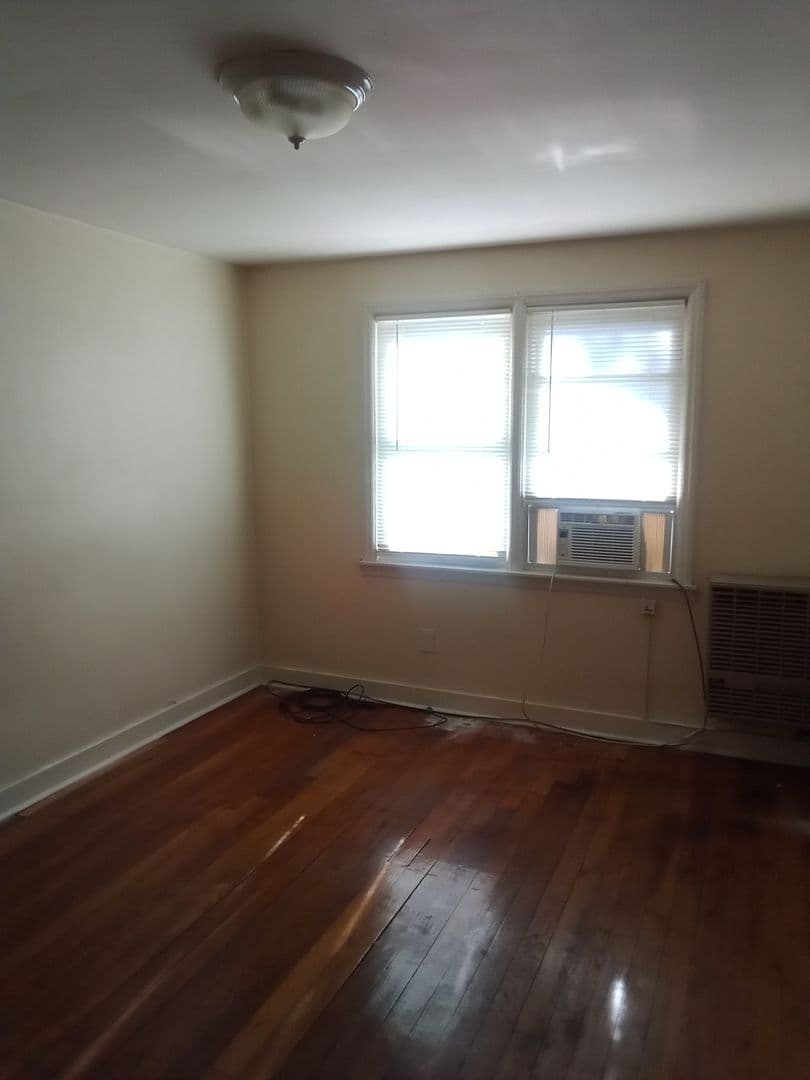 Crum Lynne Apartment: 1130 Haverford Road