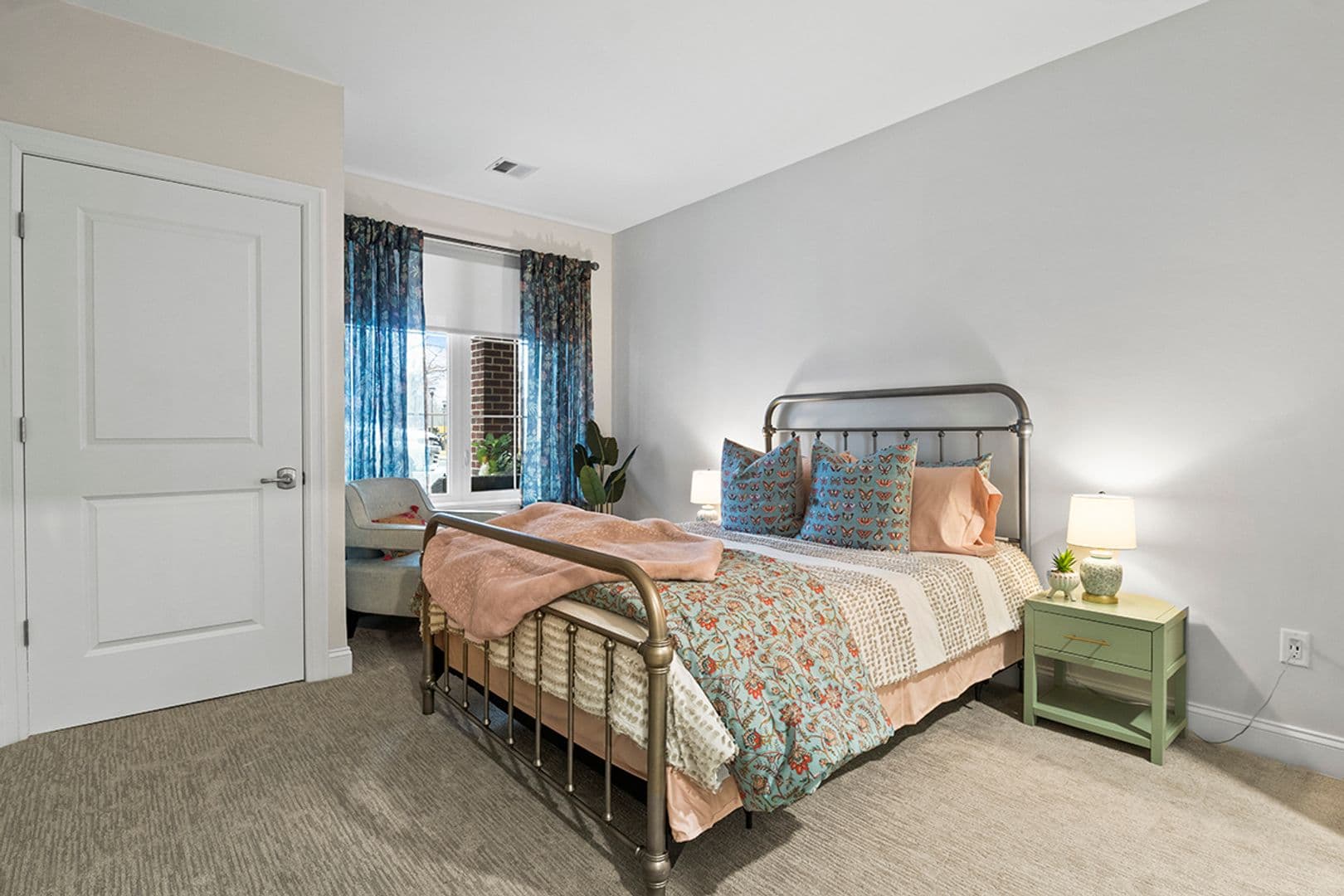 Rochester Apartment: 3540 East Ave