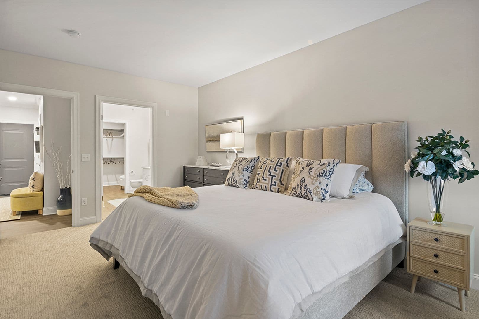 Rochester Apartment: 3540 East Ave
